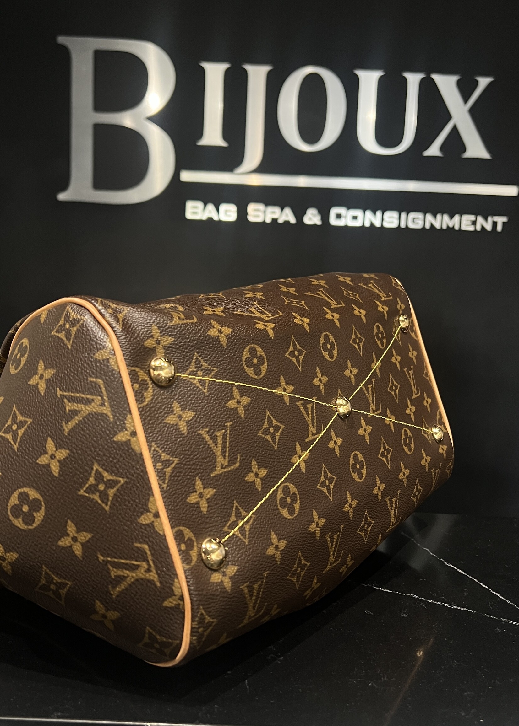Louis Vuitton Louis Vuitton Tivoli GM