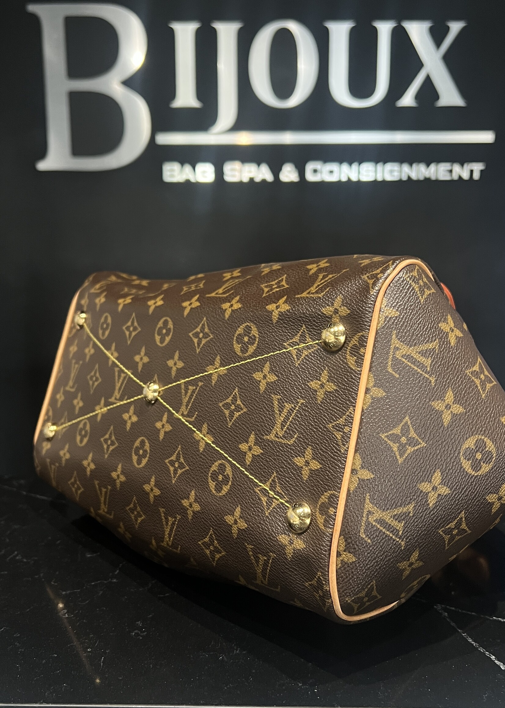 Louis Vuitton Louis Vuitton Tivoli GM