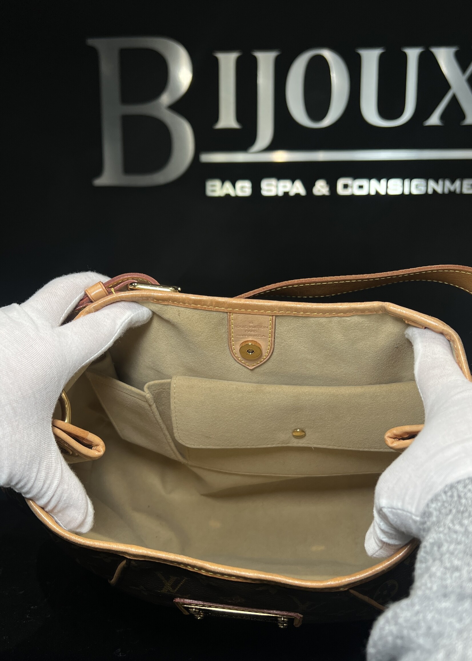 Louis Vuitton Louis Vuitton Galliera PM