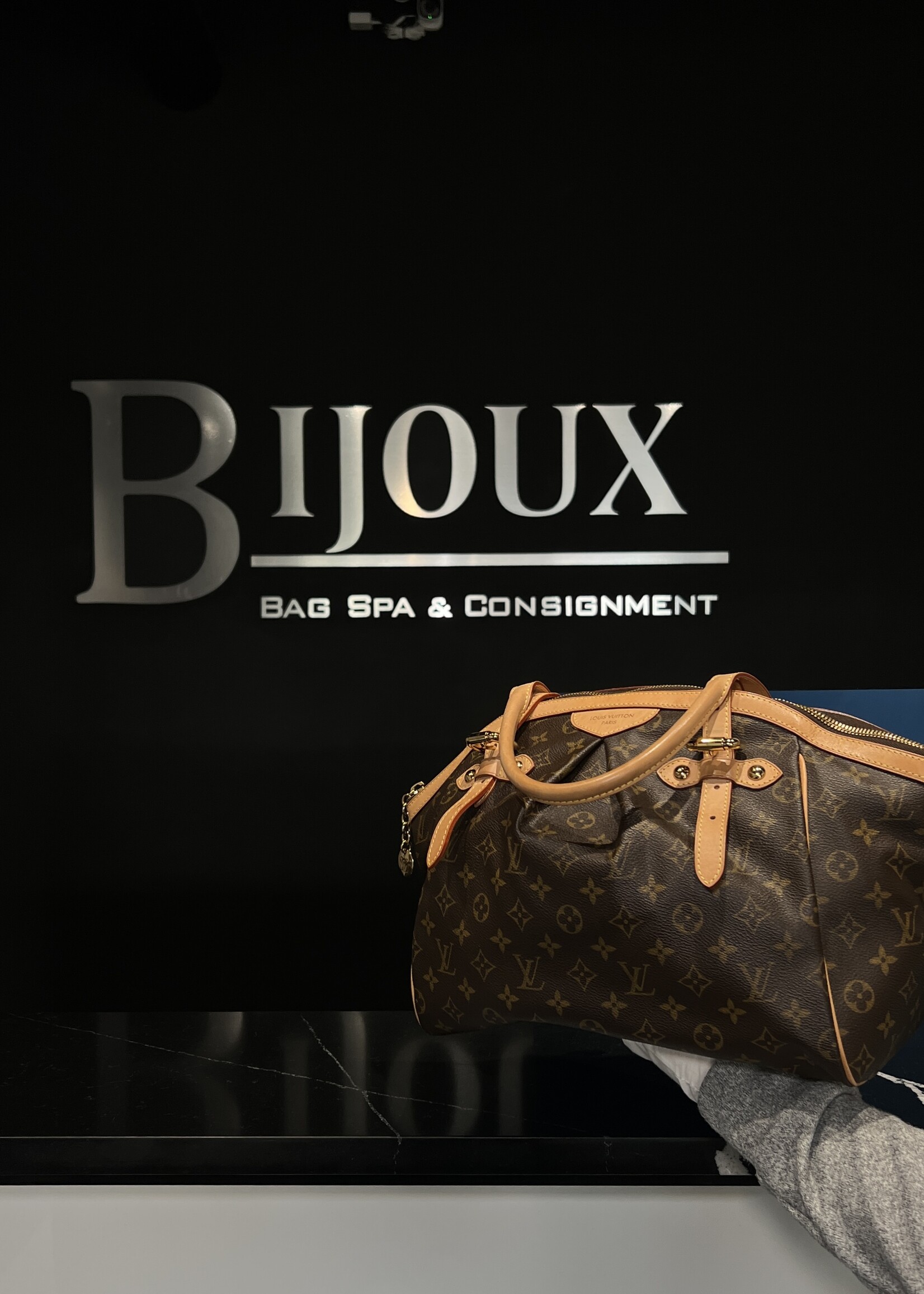 Louis Vuitton Louis Vuitton Tivoli GM