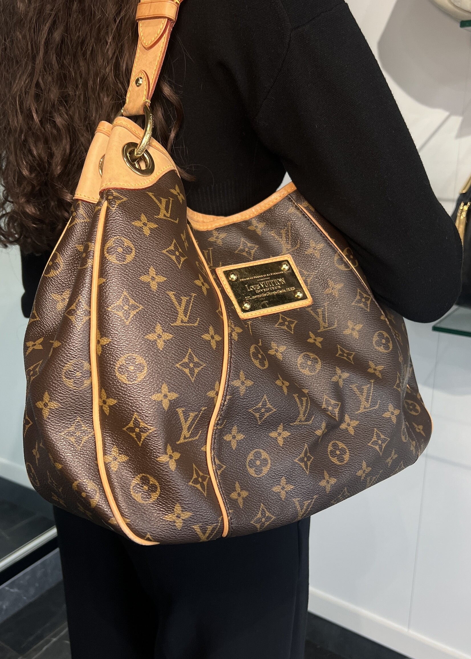Louis Vuitton Louis Vuitton Galliera PM
