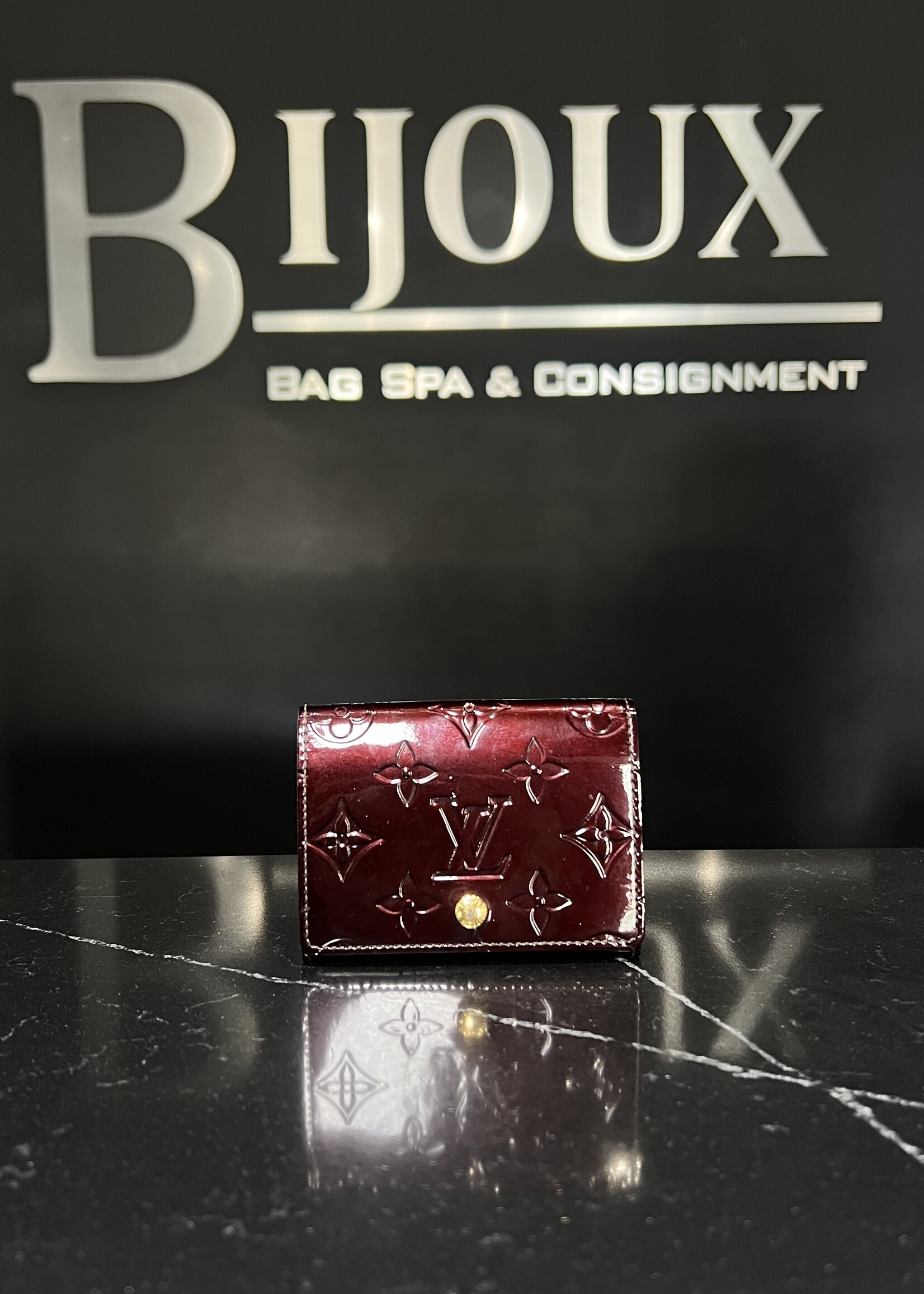Louis Vuitton Louis Vuitton Bifold Vernis Card Holder