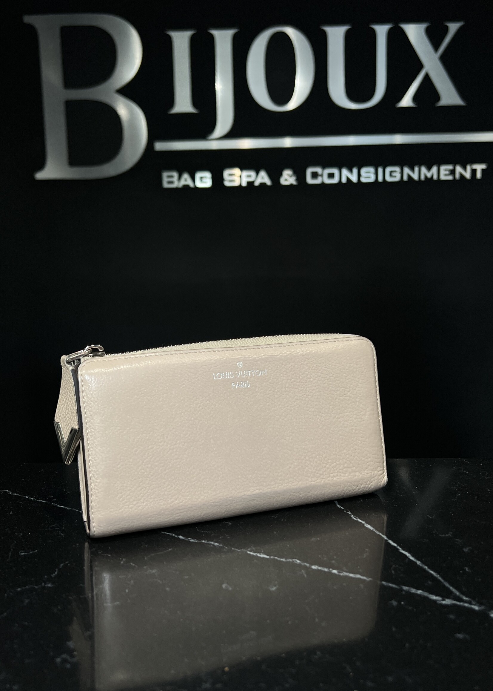 Louis Vuitton SOLD- Louis Vuitton Veau Cachemire Comete Wallet