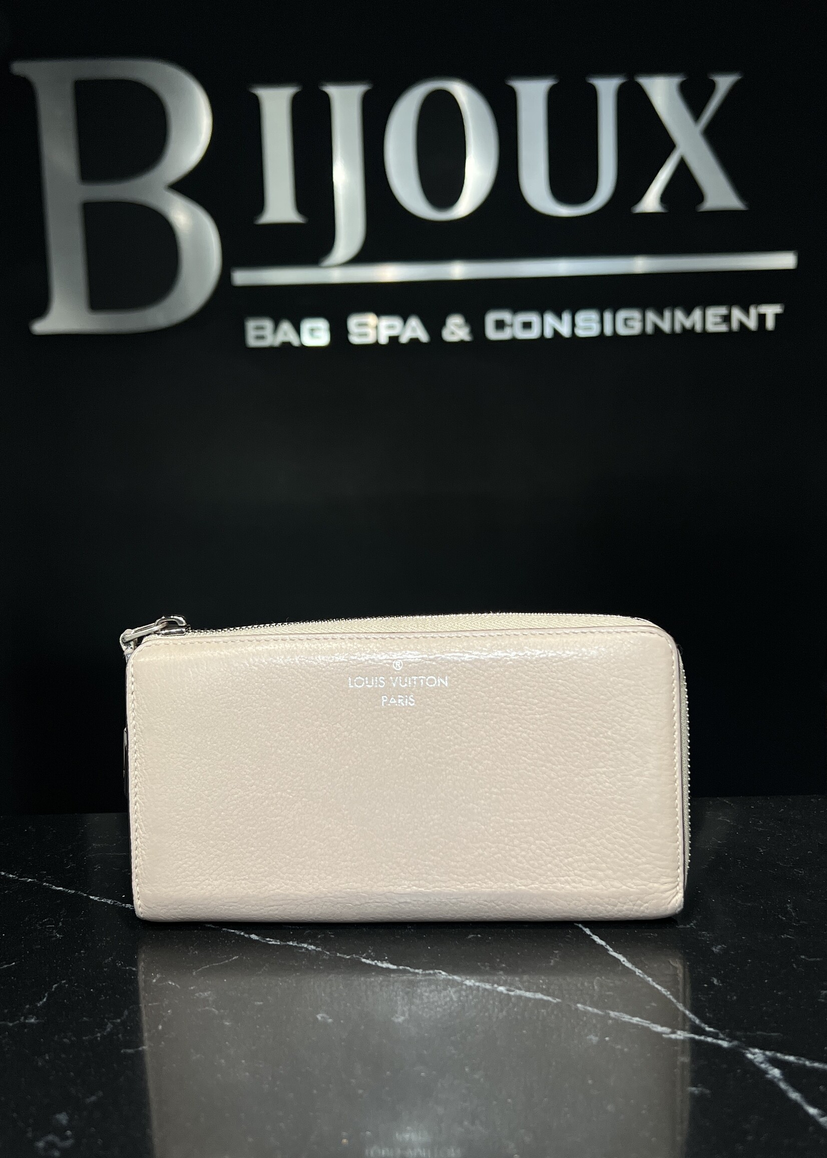 Louis Vuitton SOLD- Louis Vuitton Veau Cachemire Comete Wallet