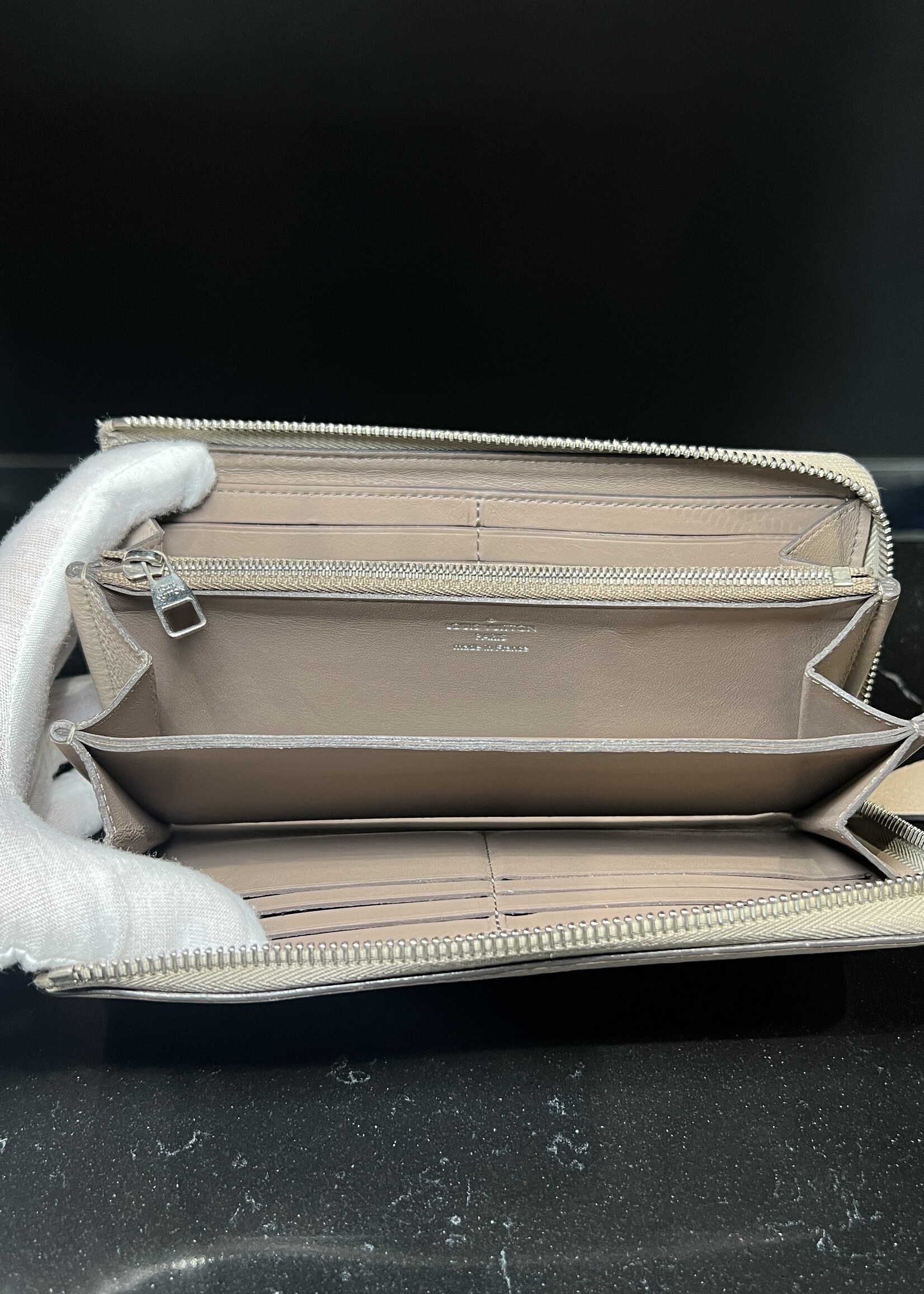 Louis Vuitton SOLD- Louis Vuitton Veau Cachemire Comete Wallet
