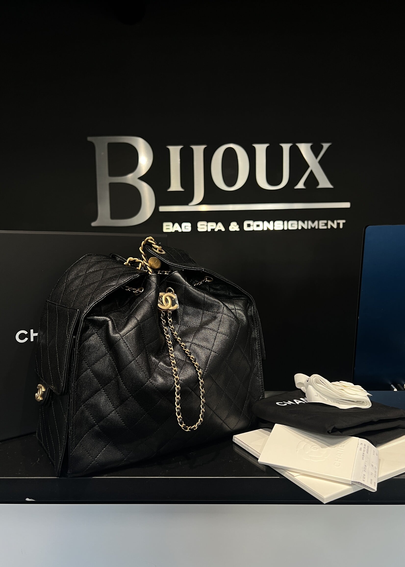 Chanel Chanel 25 Black GHW