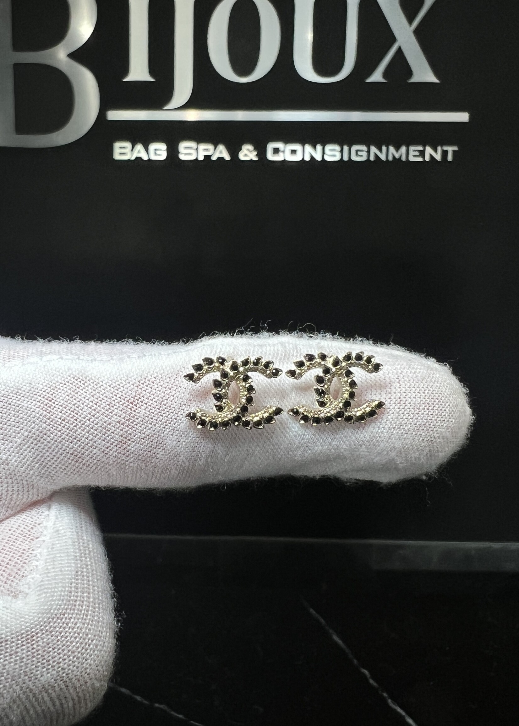 Chanel Chanel CC Logo Stud Earrings
