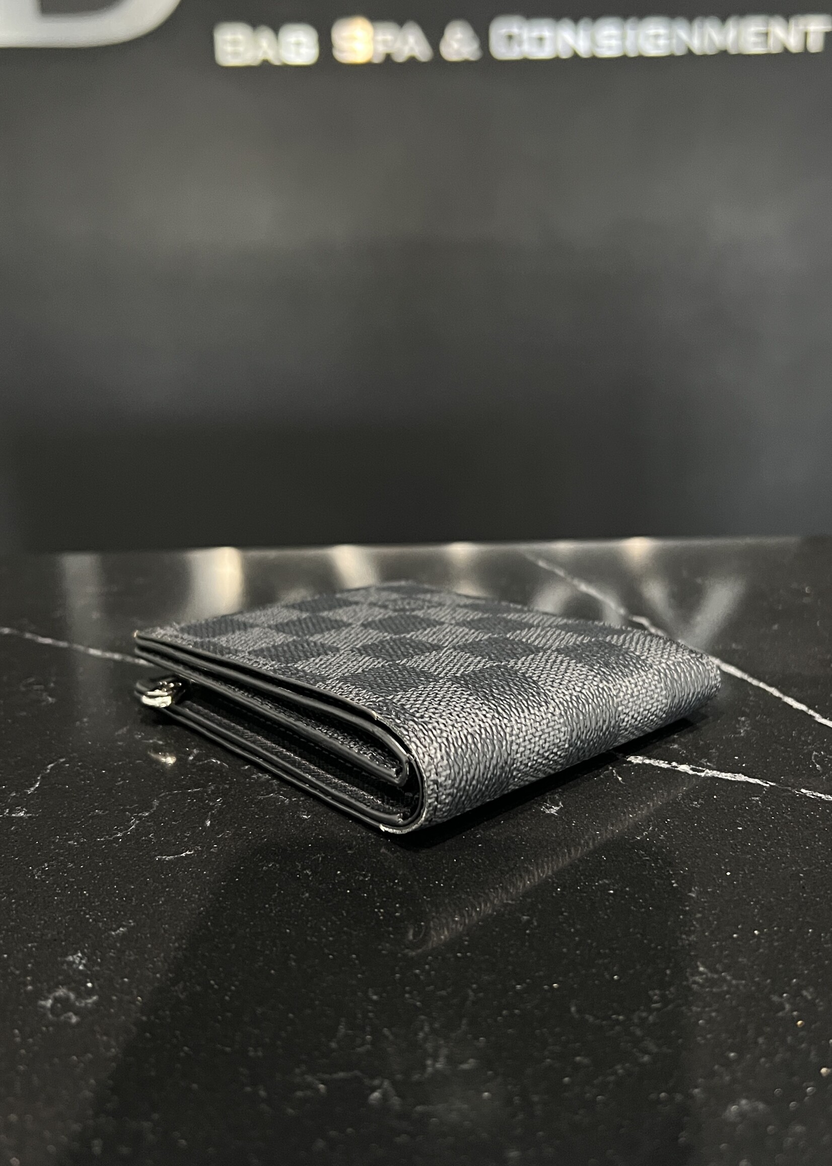 Louis Vuitton Louis Vuitton Amerigo Wallet
