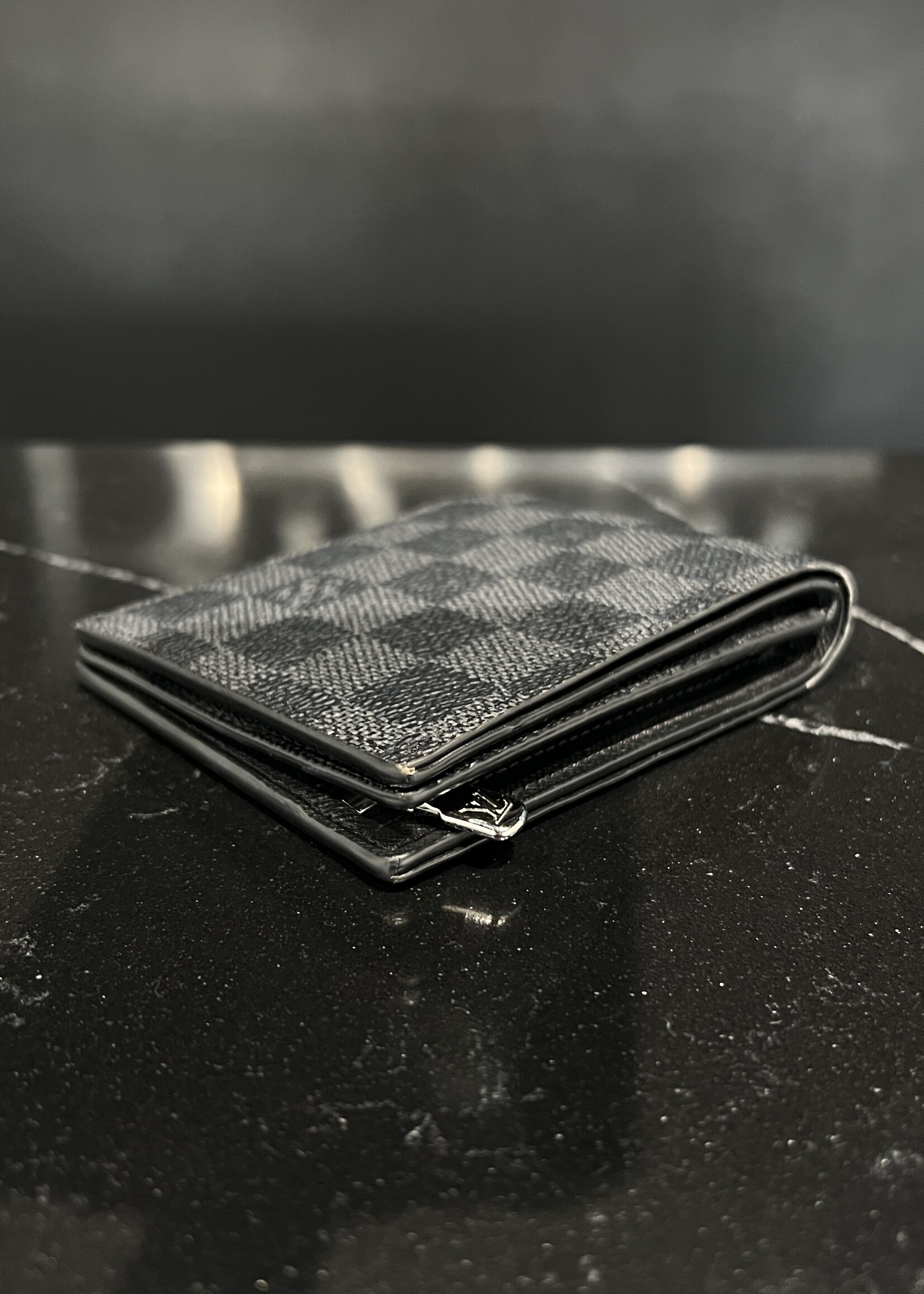 Louis Vuitton Louis Vuitton Amerigo Wallet