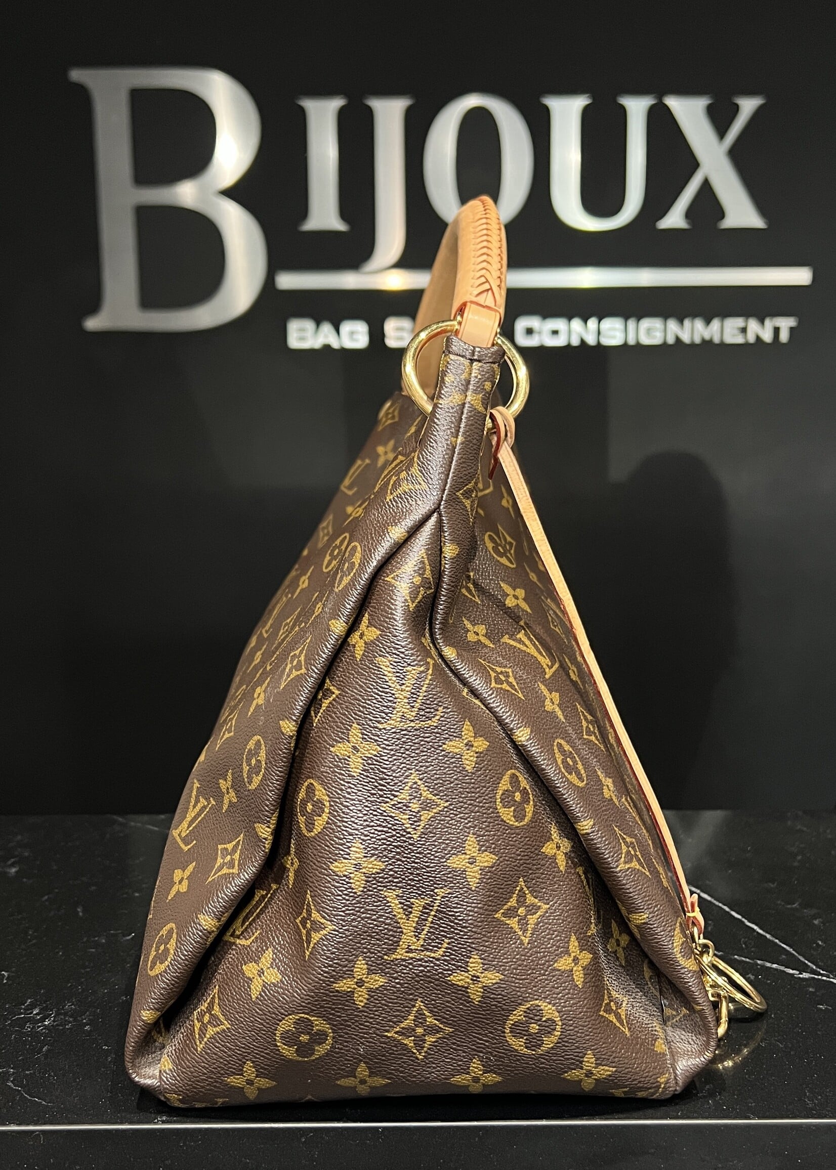 Louis Vuitton Louis Vuitton Monogram Artsy MM