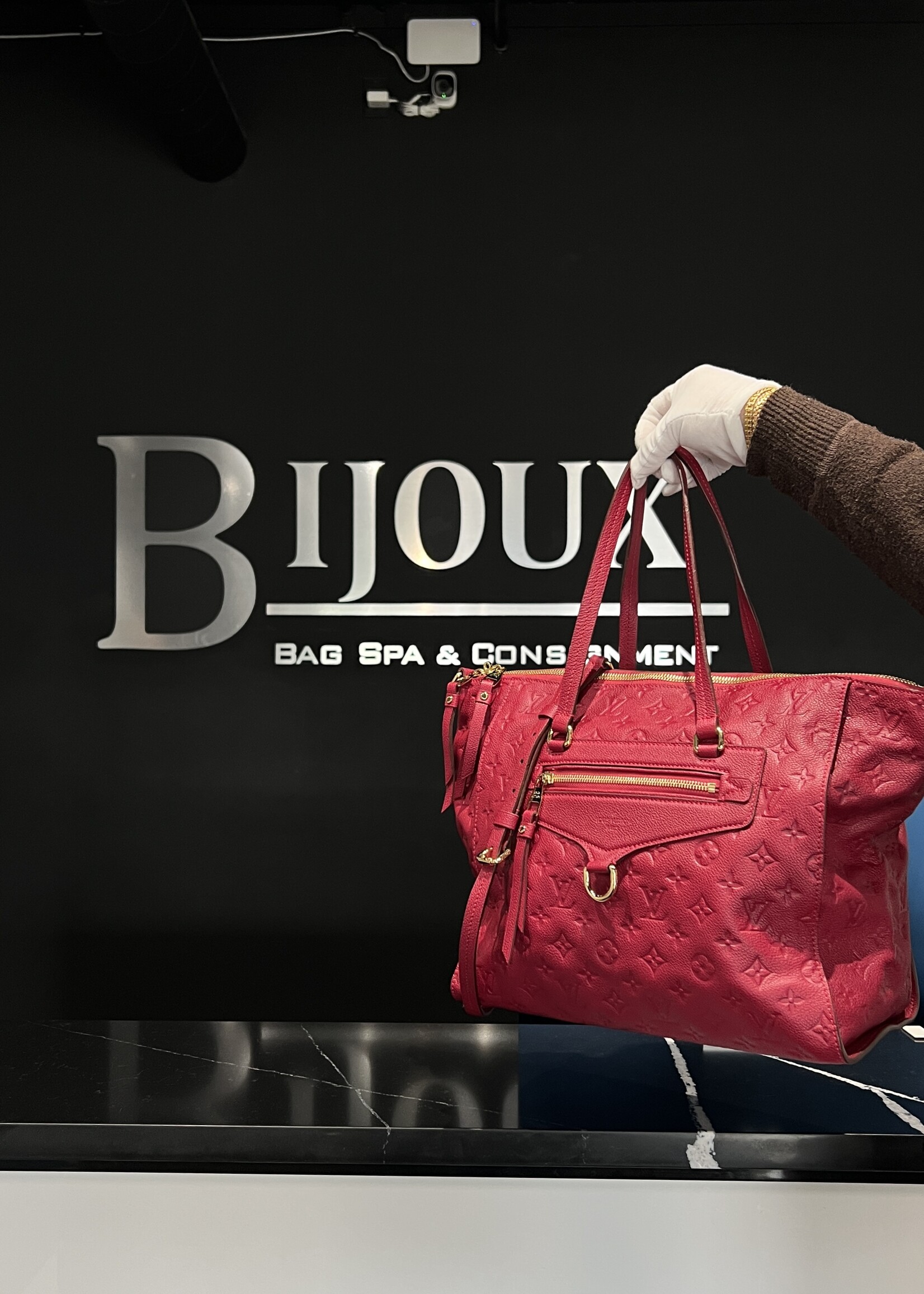 Louis Vuitton Louis Vuitton Red Monogram Lumineuse GM