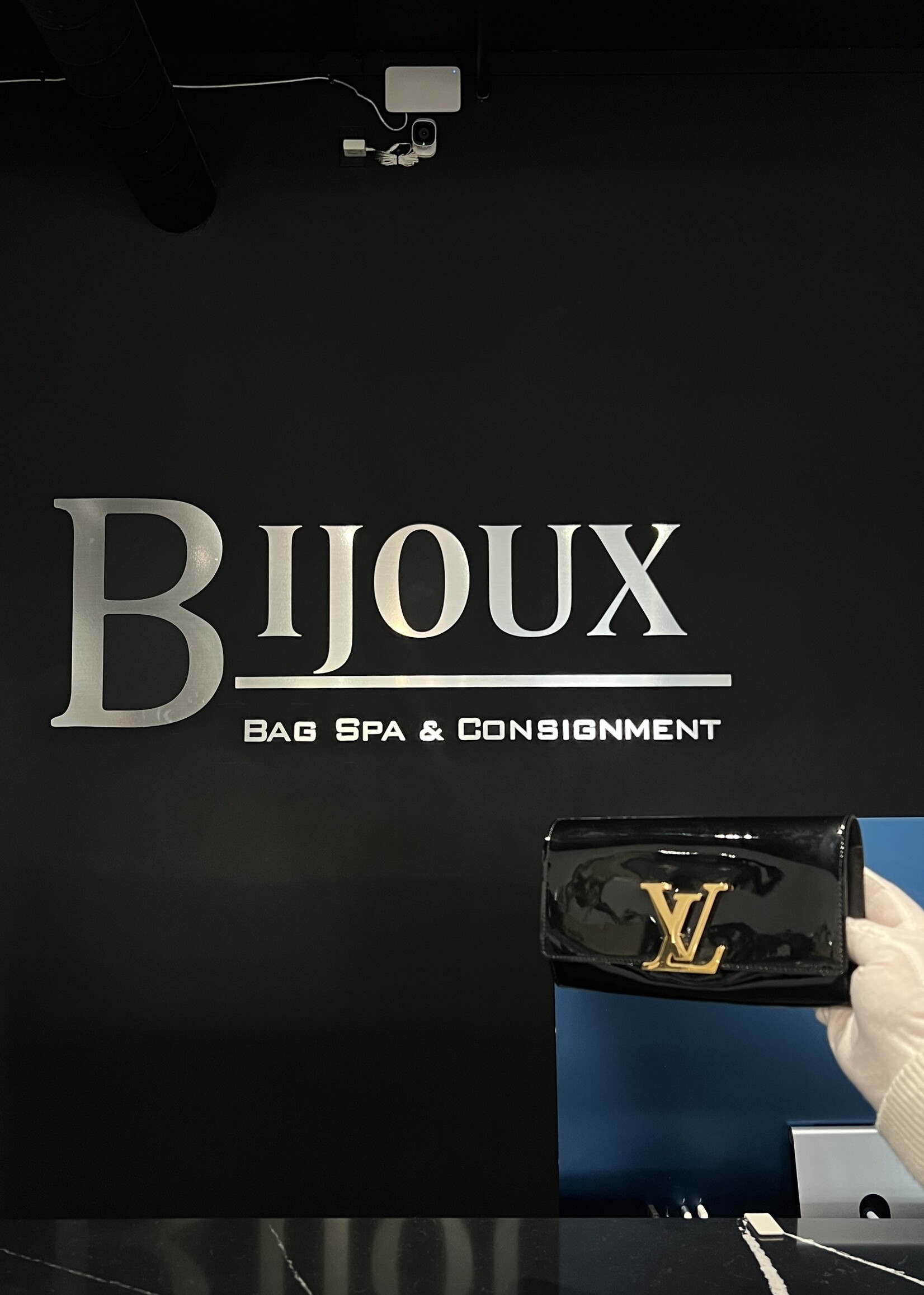 Louis Vuitton Louis Vuitton Patent Louise Wallet