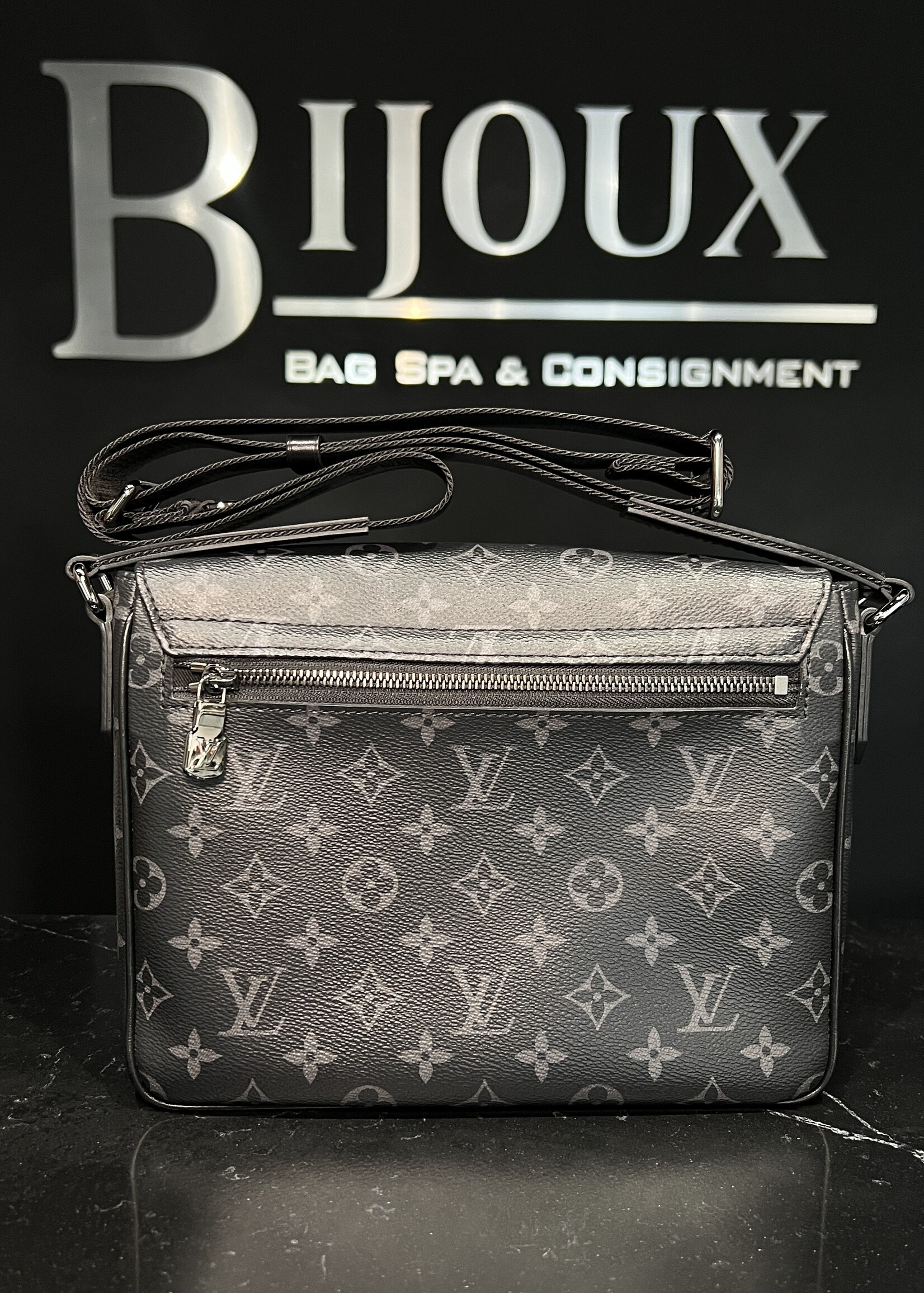 Louis Vuitton Louis Vuitton District PM Eclipse