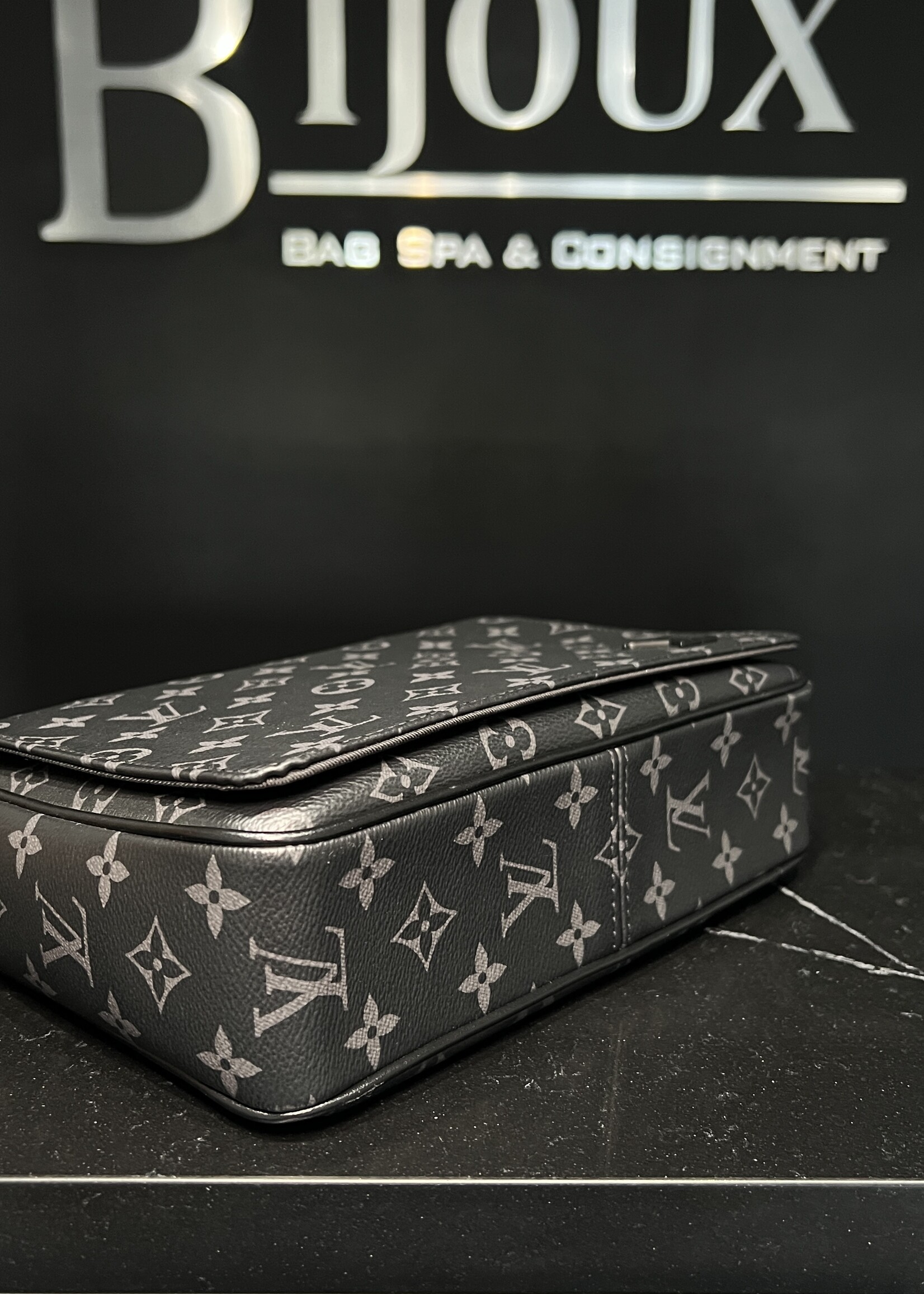 Louis Vuitton Louis Vuitton District PM Eclipse