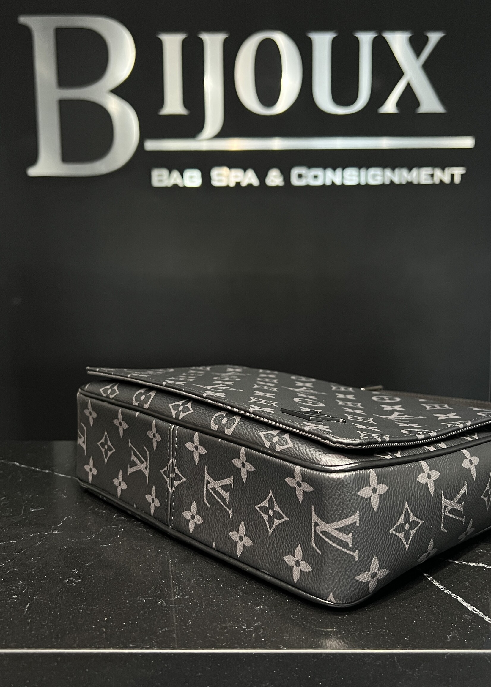 Louis Vuitton Louis Vuitton District PM Eclipse