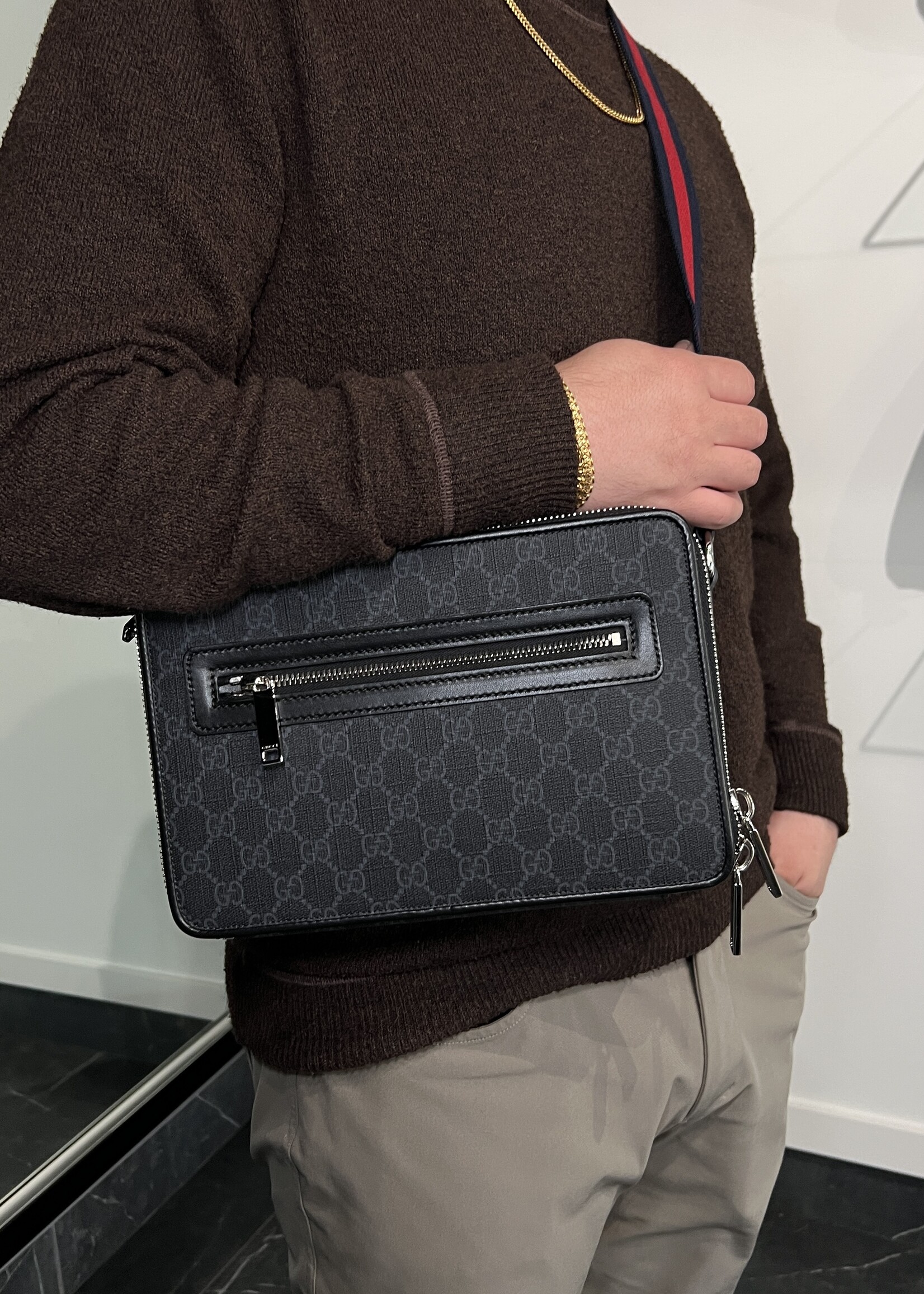 Gucci Gucci GG Supreme Canvas Crossbody Bag