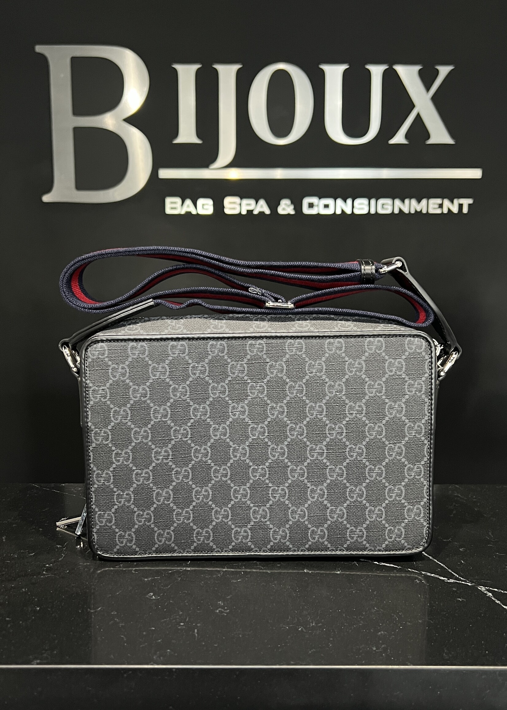 Gucci Gucci GG Supreme Canvas Crossbody Bag