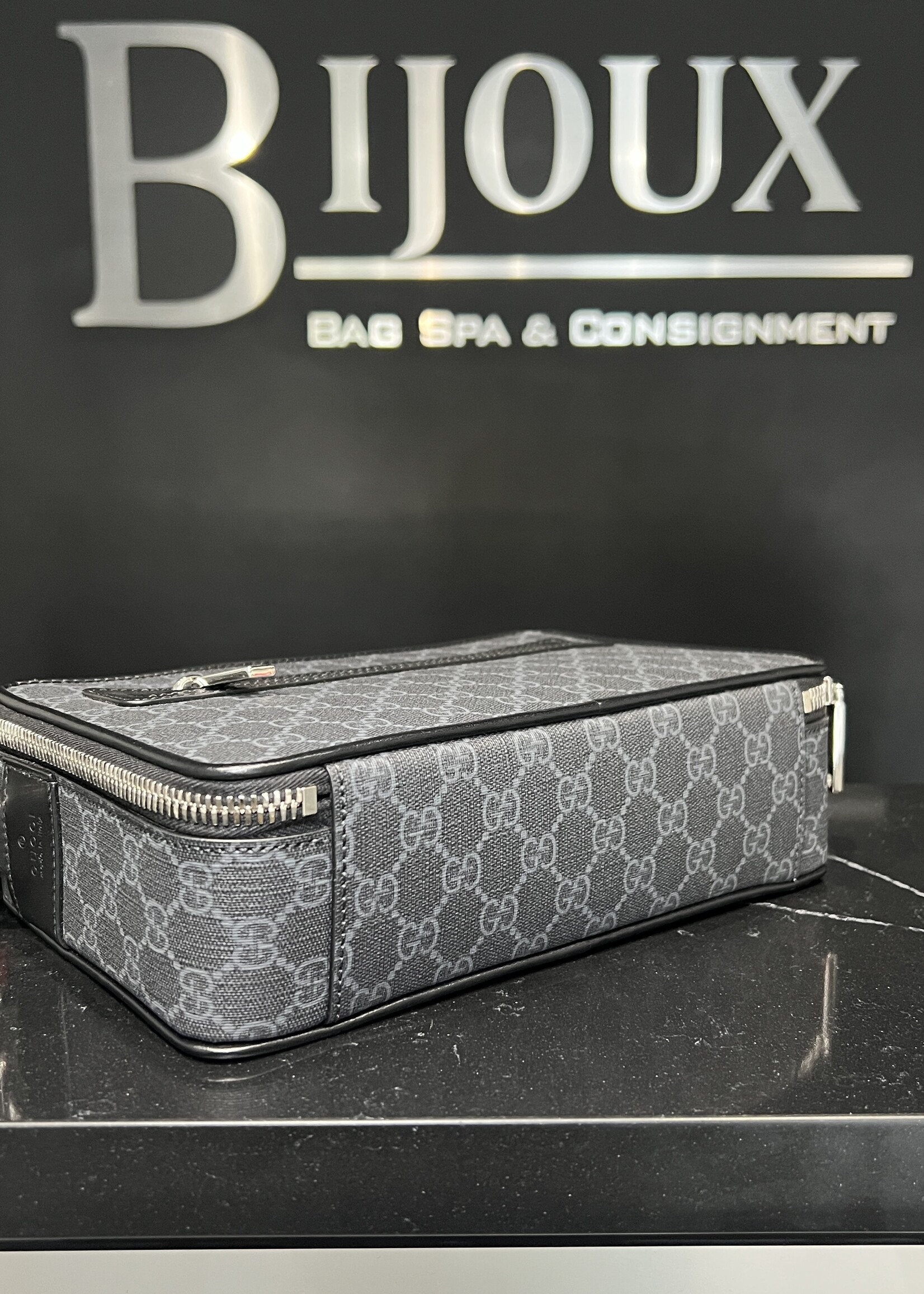 Gucci Gucci GG Supreme Canvas Crossbody Bag