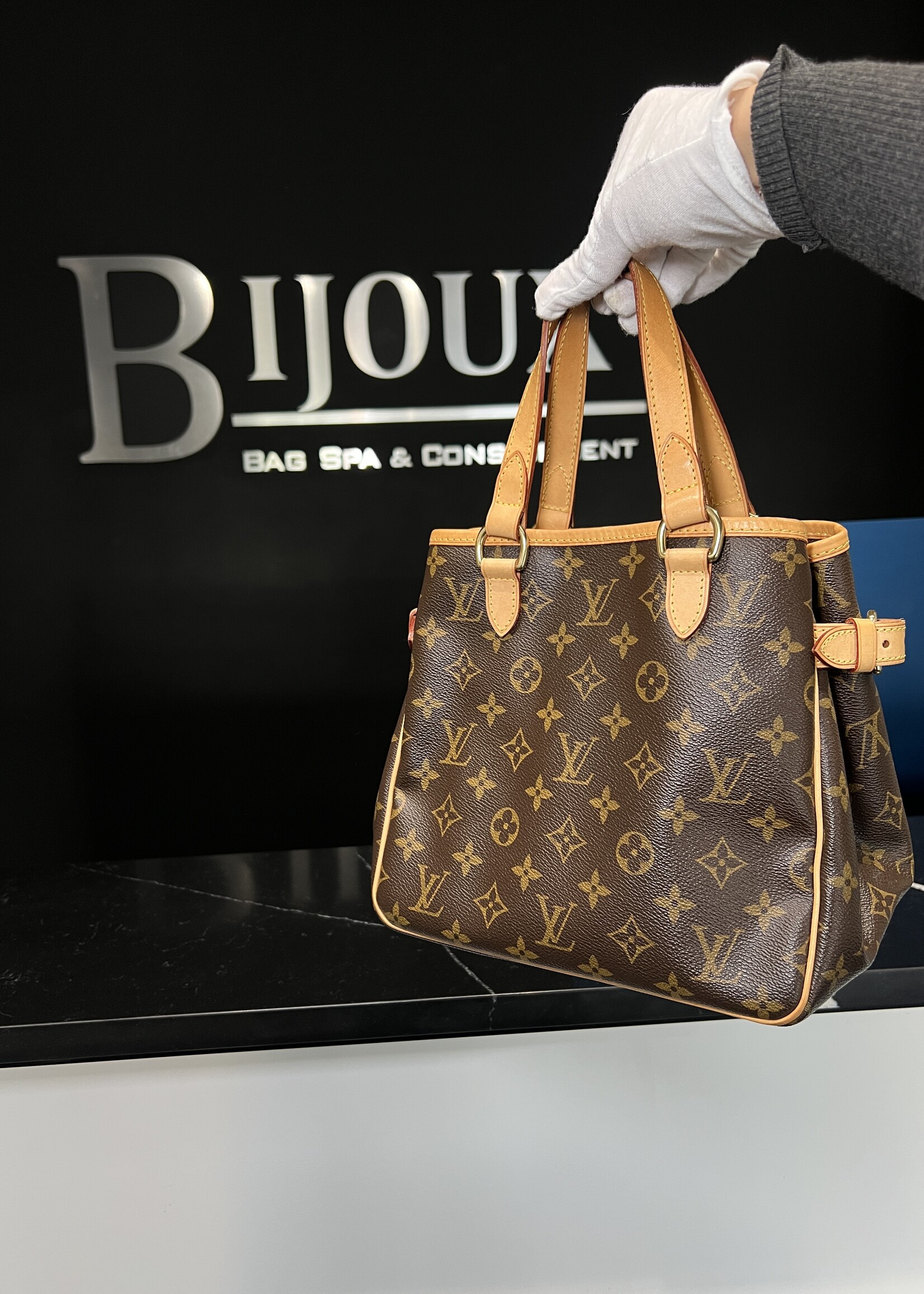 Louis Vuitton Louis Vuitton Monogram Batignolles Vertical PM