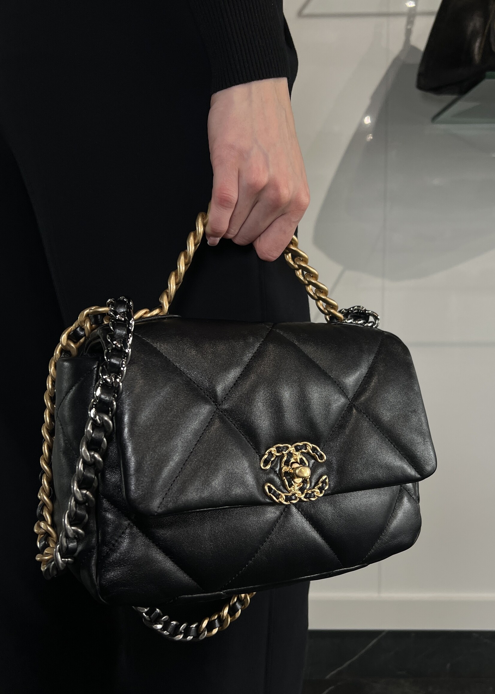 Chanel Chanel 19 Medium