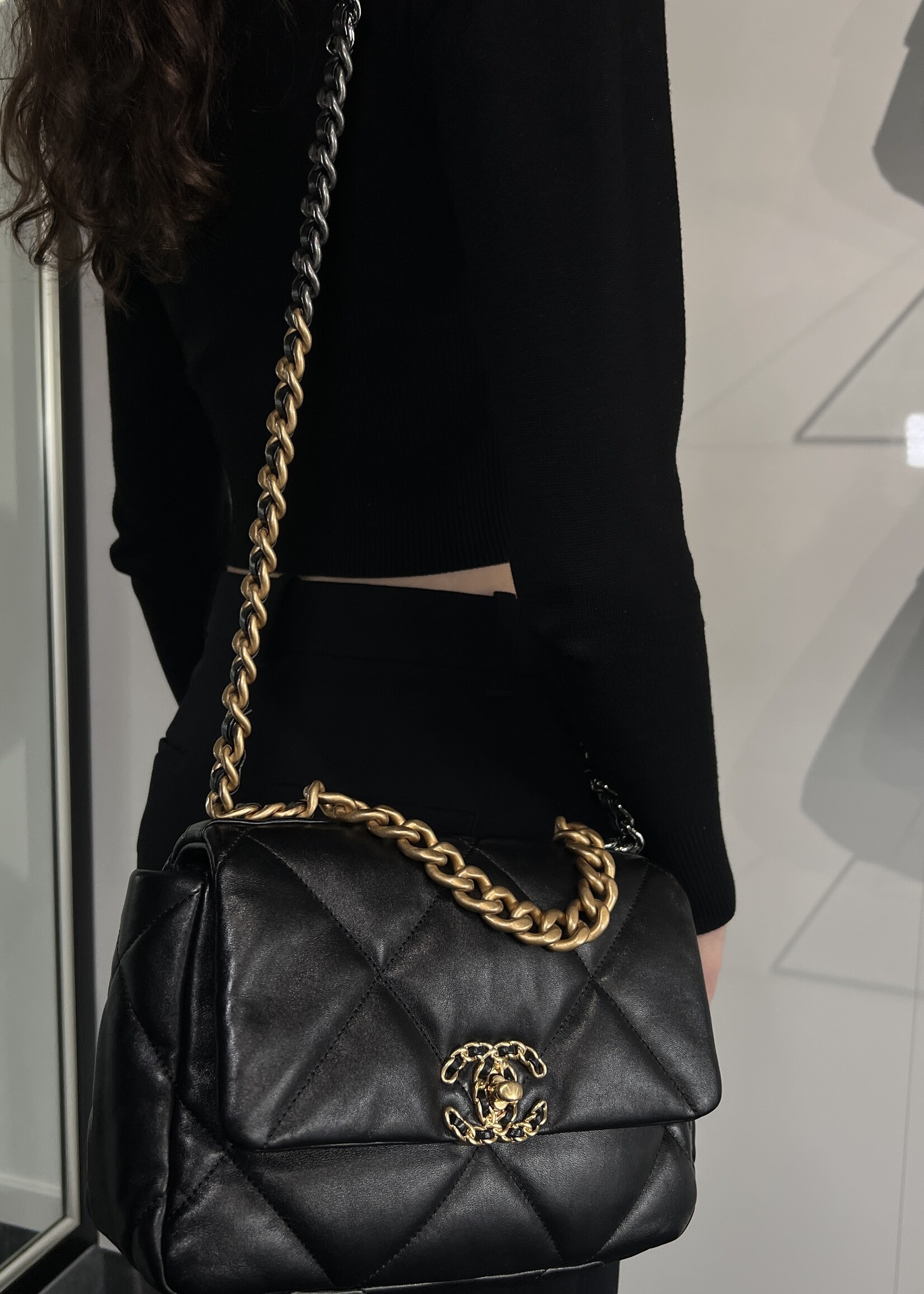 Chanel Chanel 19 Medium