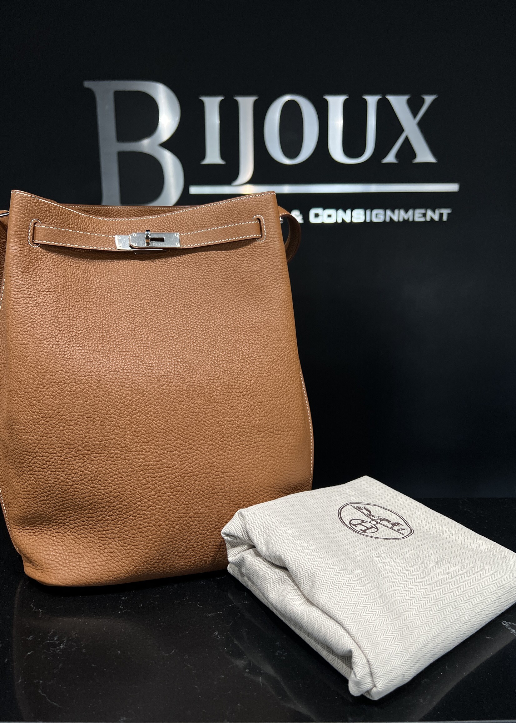 Hermes SOLD. - Hermes So Kelly 26 Togo Gold