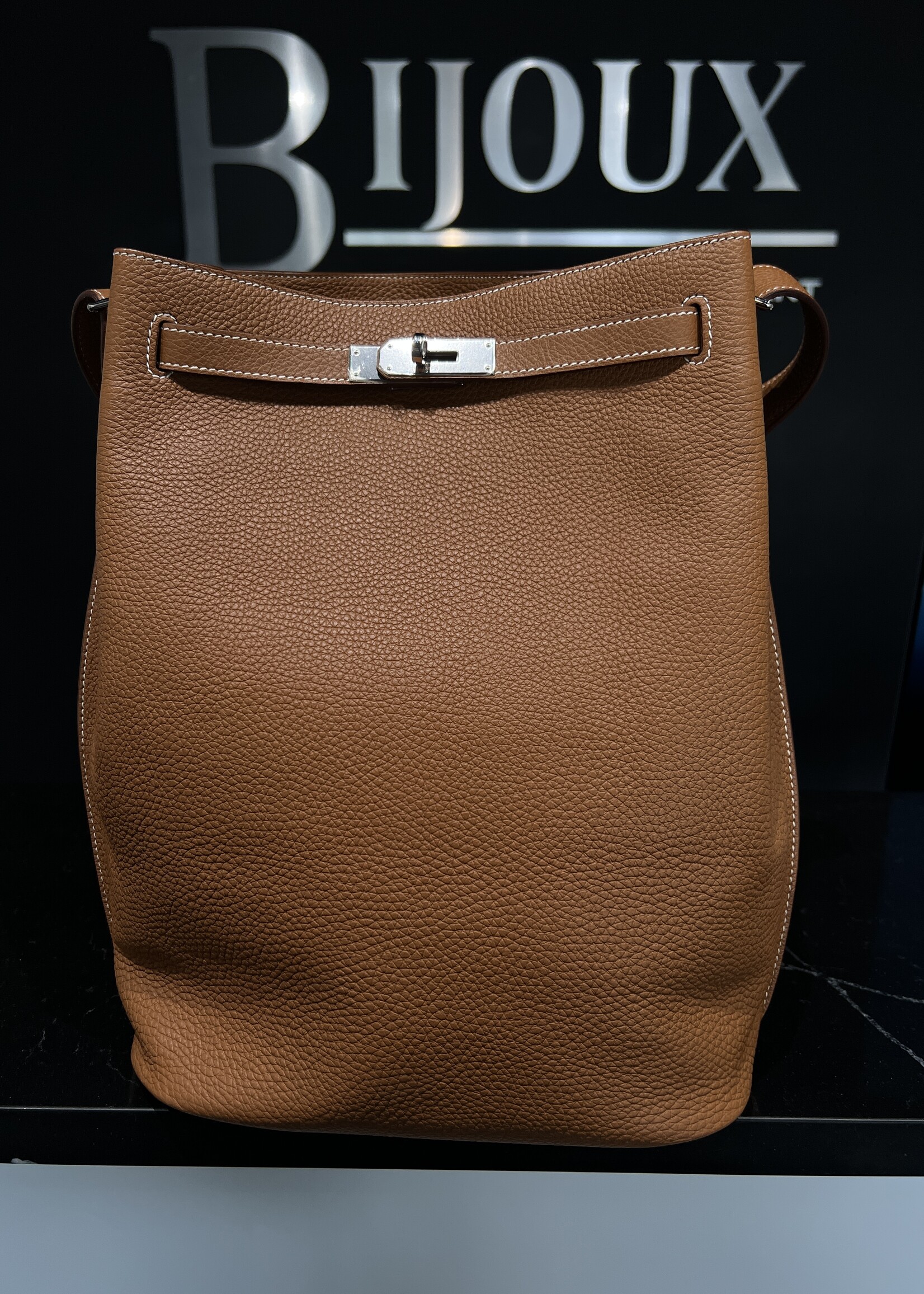 Hermes SOLD. - Hermes So Kelly 26 Togo Gold