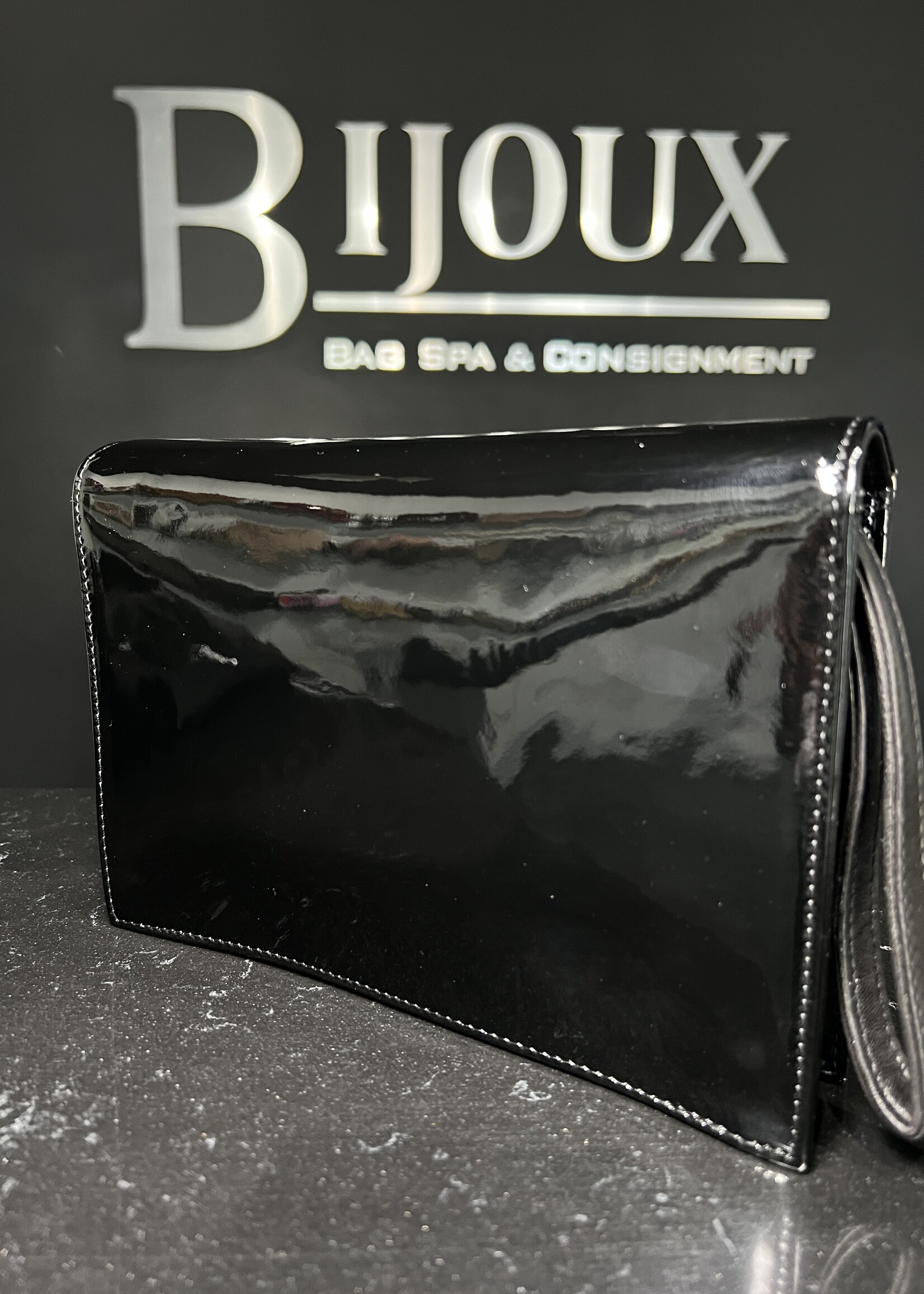 Chanel Chanel Patent N5 Clutch