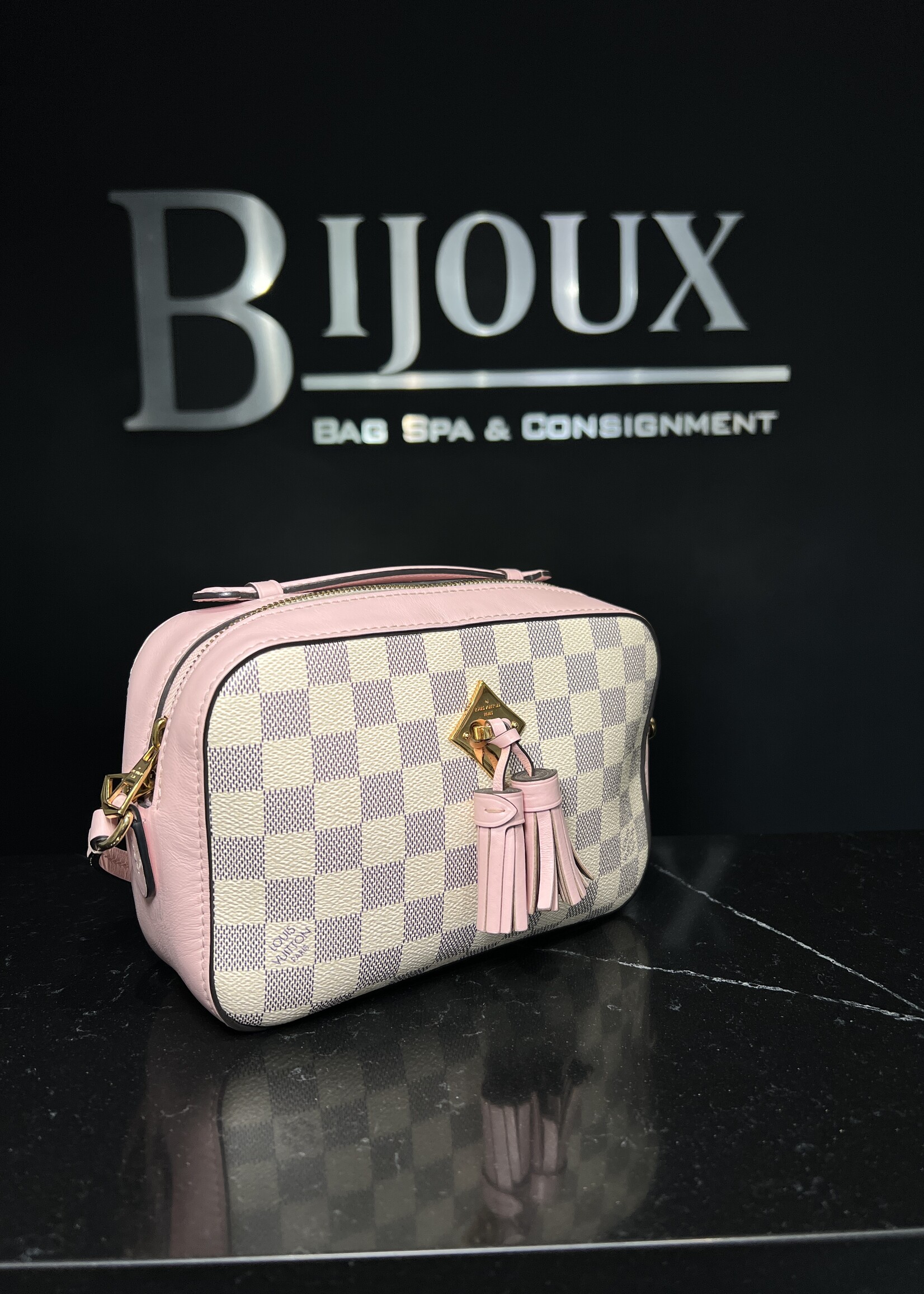 Louis Vuitton Louis Vuitton Damier Azur Saintonge Eau De Rose