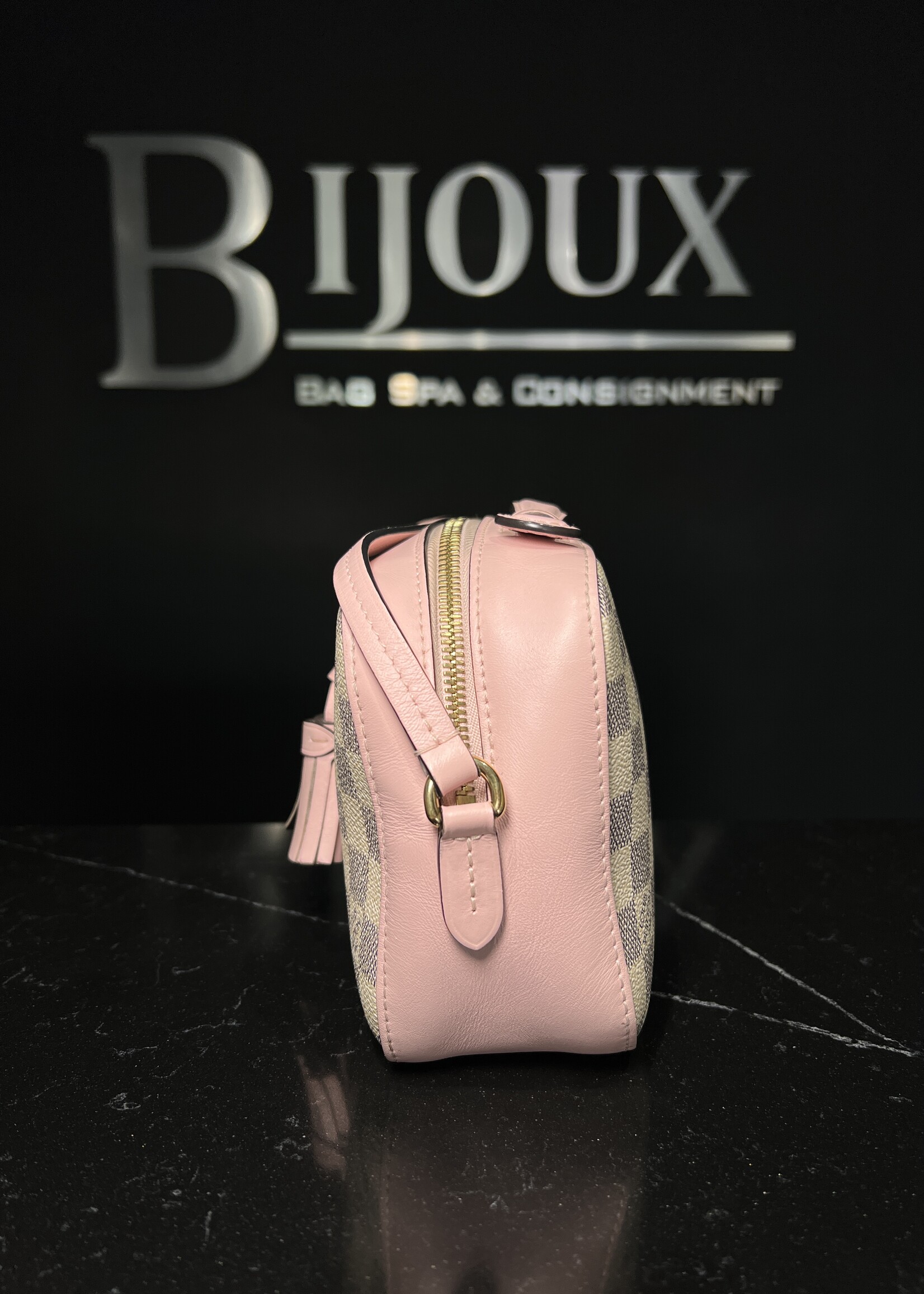 Louis Vuitton Louis Vuitton Damier Azur Saintonge Eau De Rose