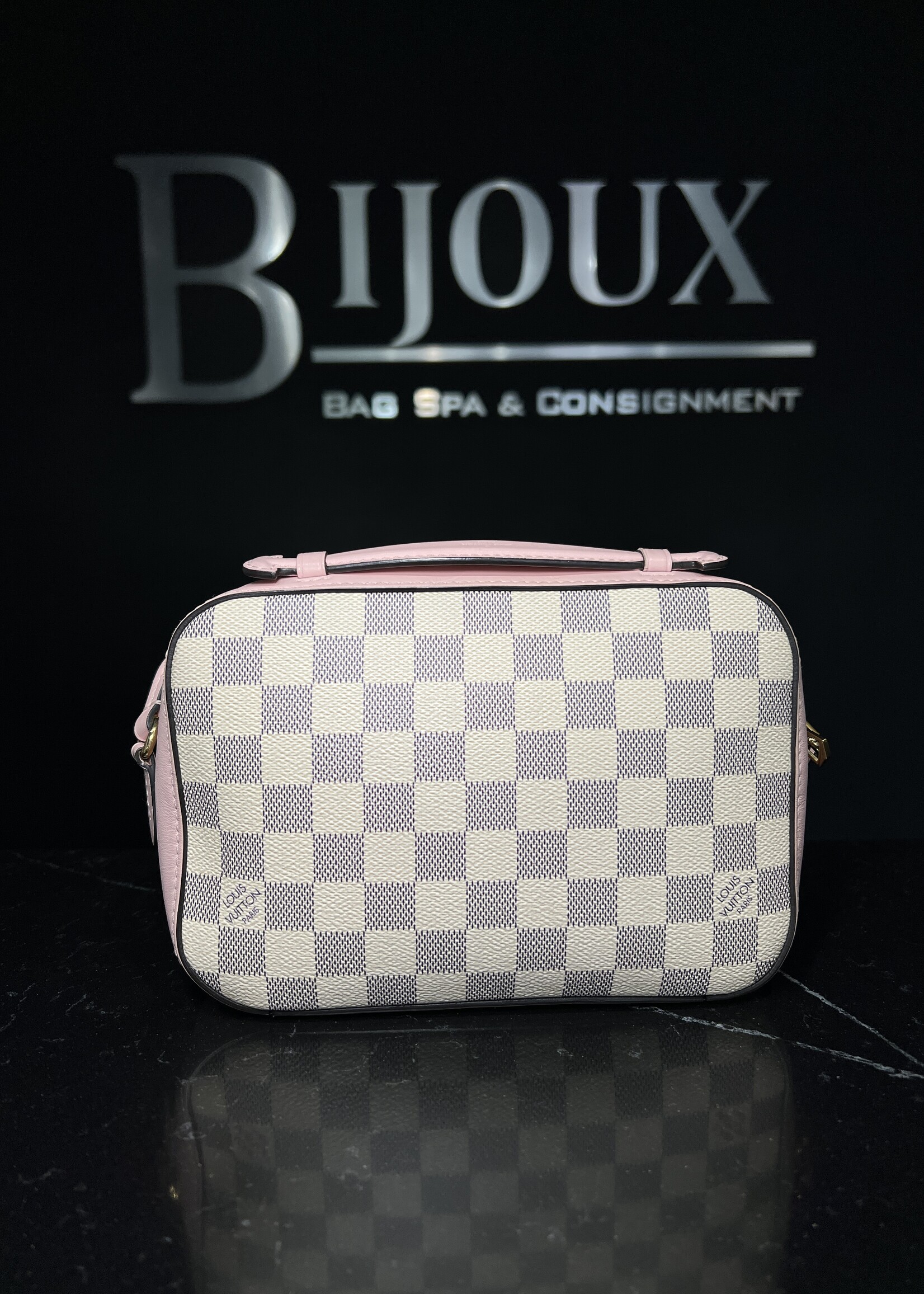 Louis Vuitton Louis Vuitton Damier Azur Saintonge Eau De Rose
