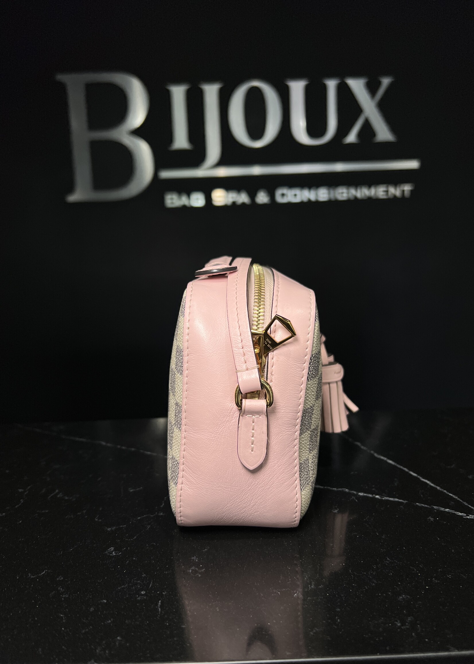 Louis Vuitton Louis Vuitton Damier Azur Saintonge Eau De Rose