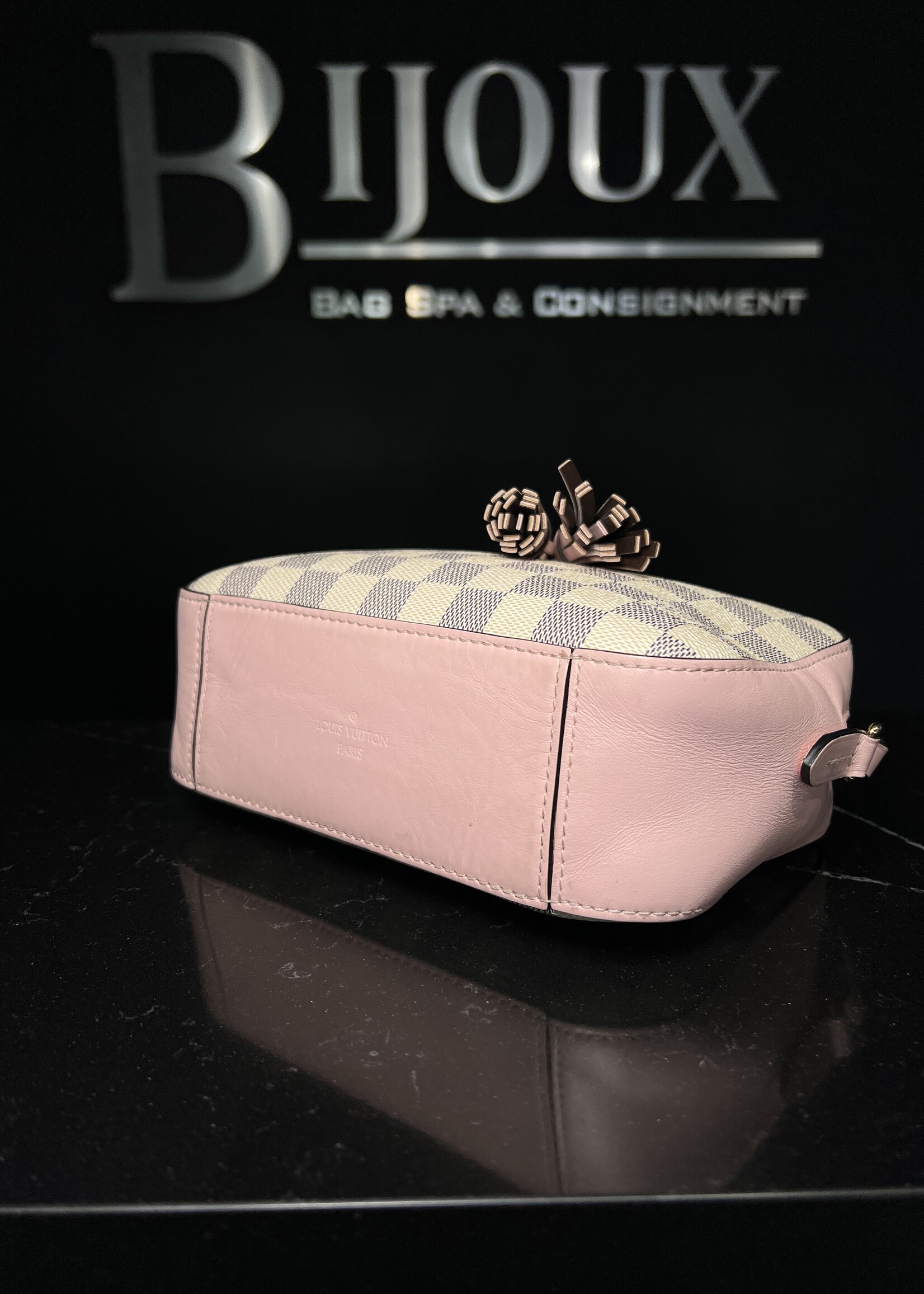 Louis Vuitton Louis Vuitton Damier Azur Saintonge Eau De Rose