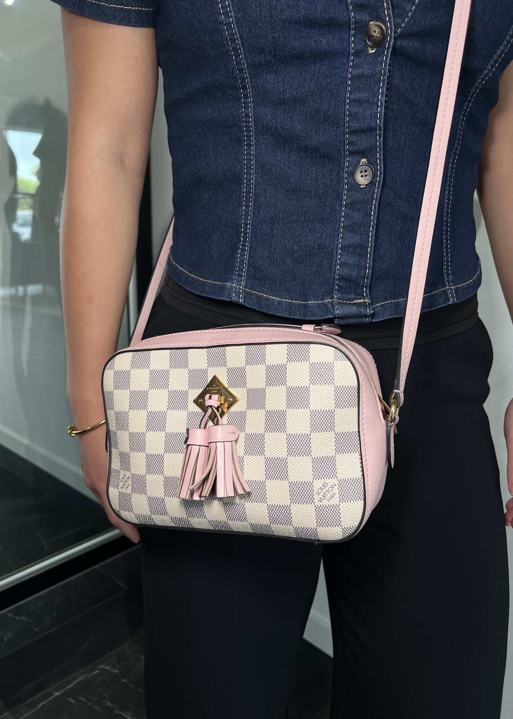 Louis Vuitton Louis Vuitton Damier Azur Saintonge Eau De Rose
