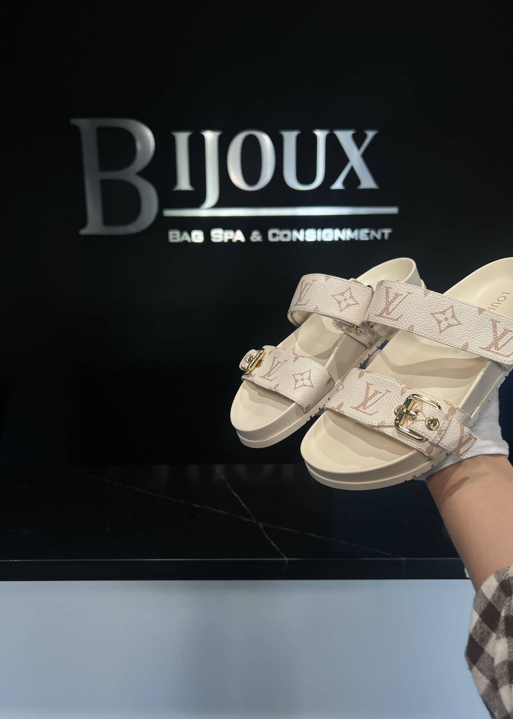 Louis Vuitton Louis Vuitton Bom Dia Sandals 37