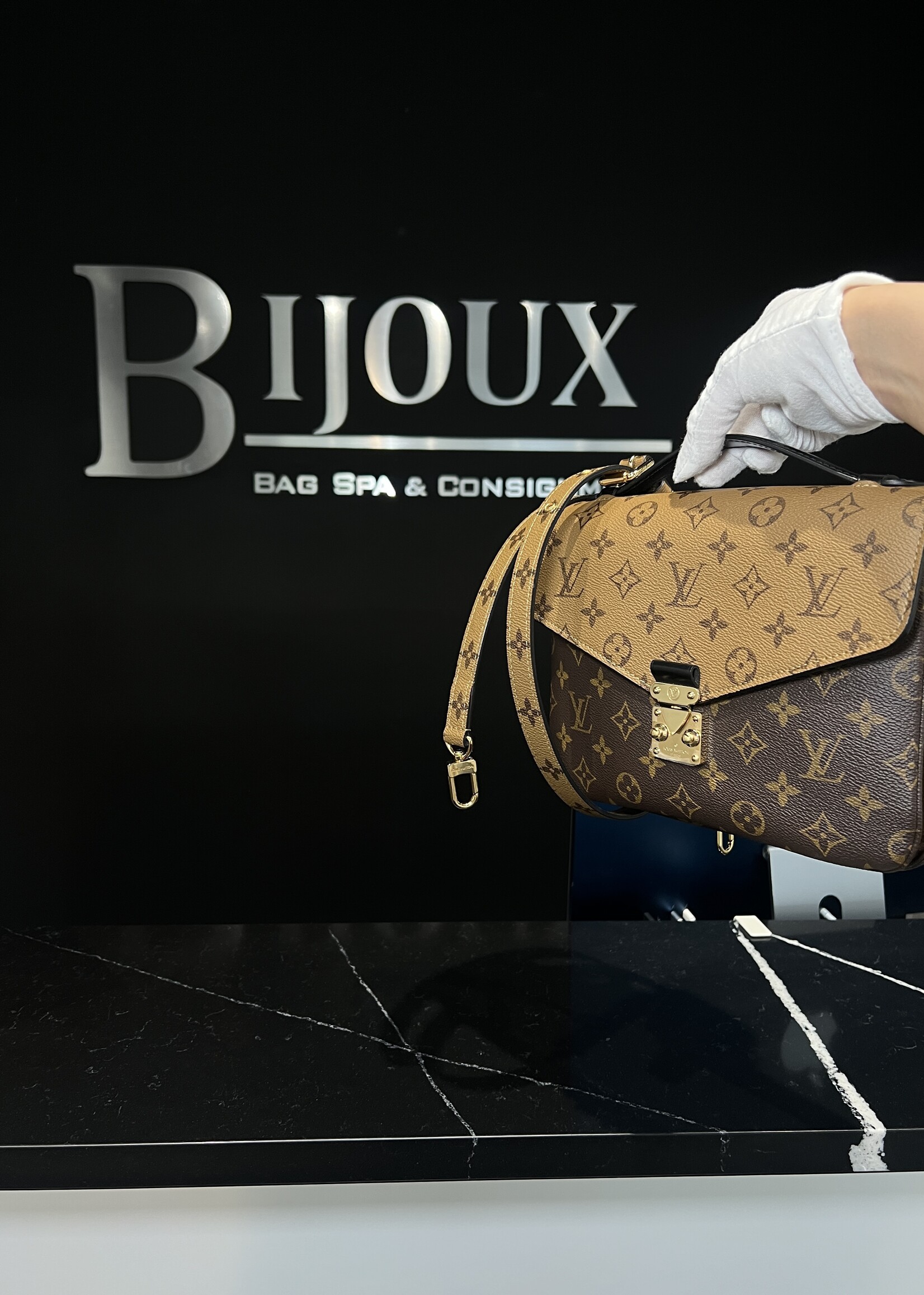 Louis Vuitton SOLD- Louis Vuitton Pochette Metis Reverse