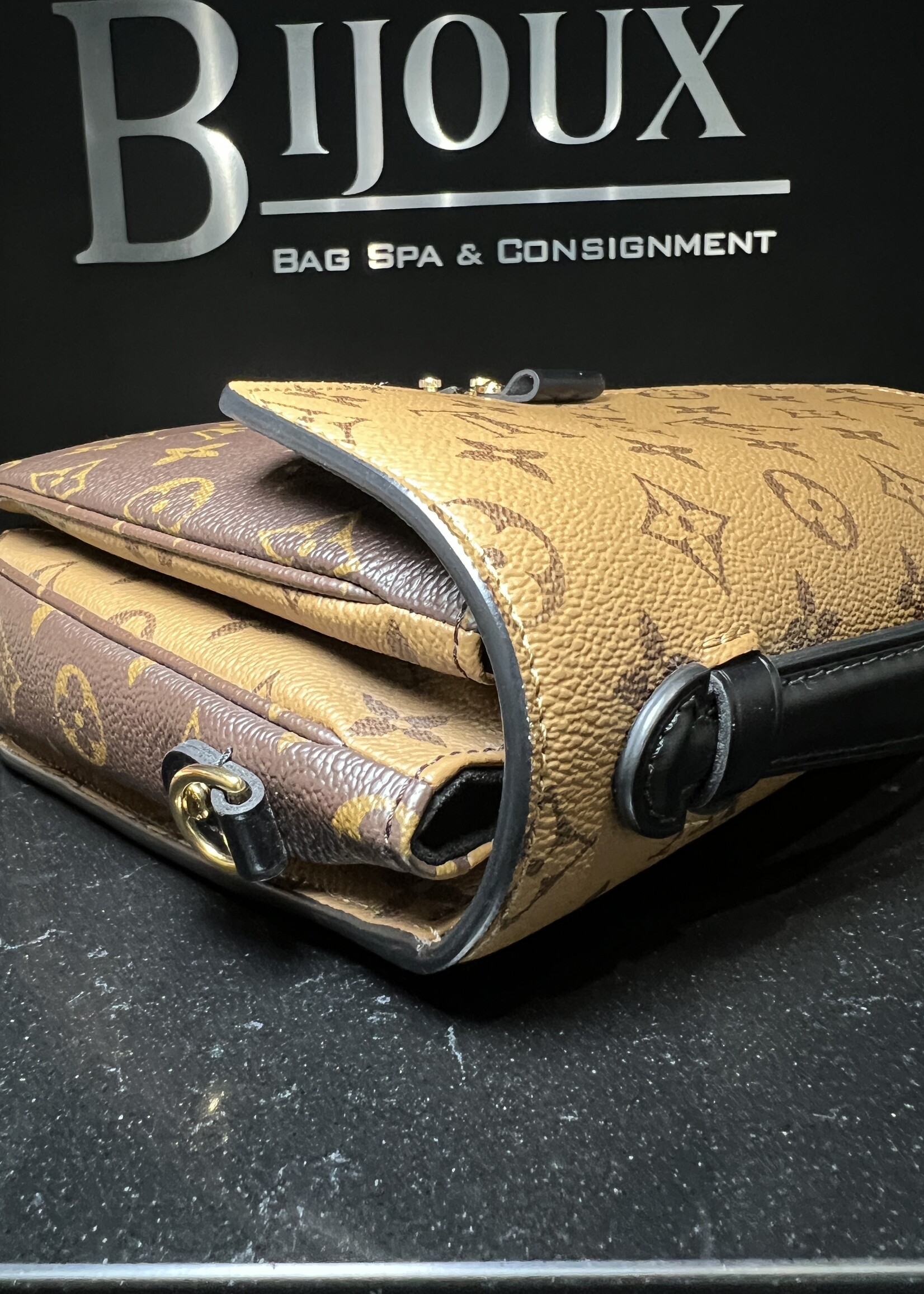 Louis Vuitton SOLD- Louis Vuitton Pochette Metis Reverse