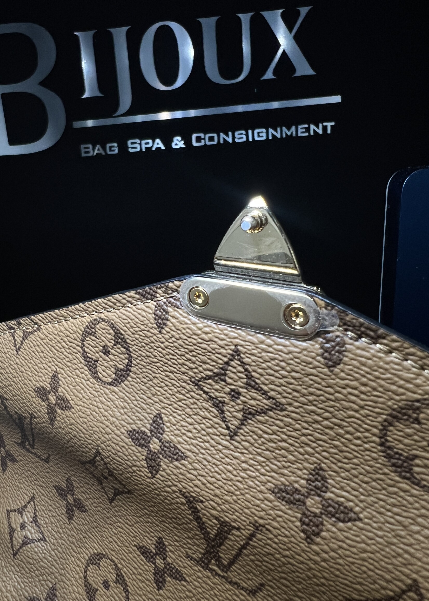 Louis Vuitton SOLD- Louis Vuitton Pochette Metis Reverse