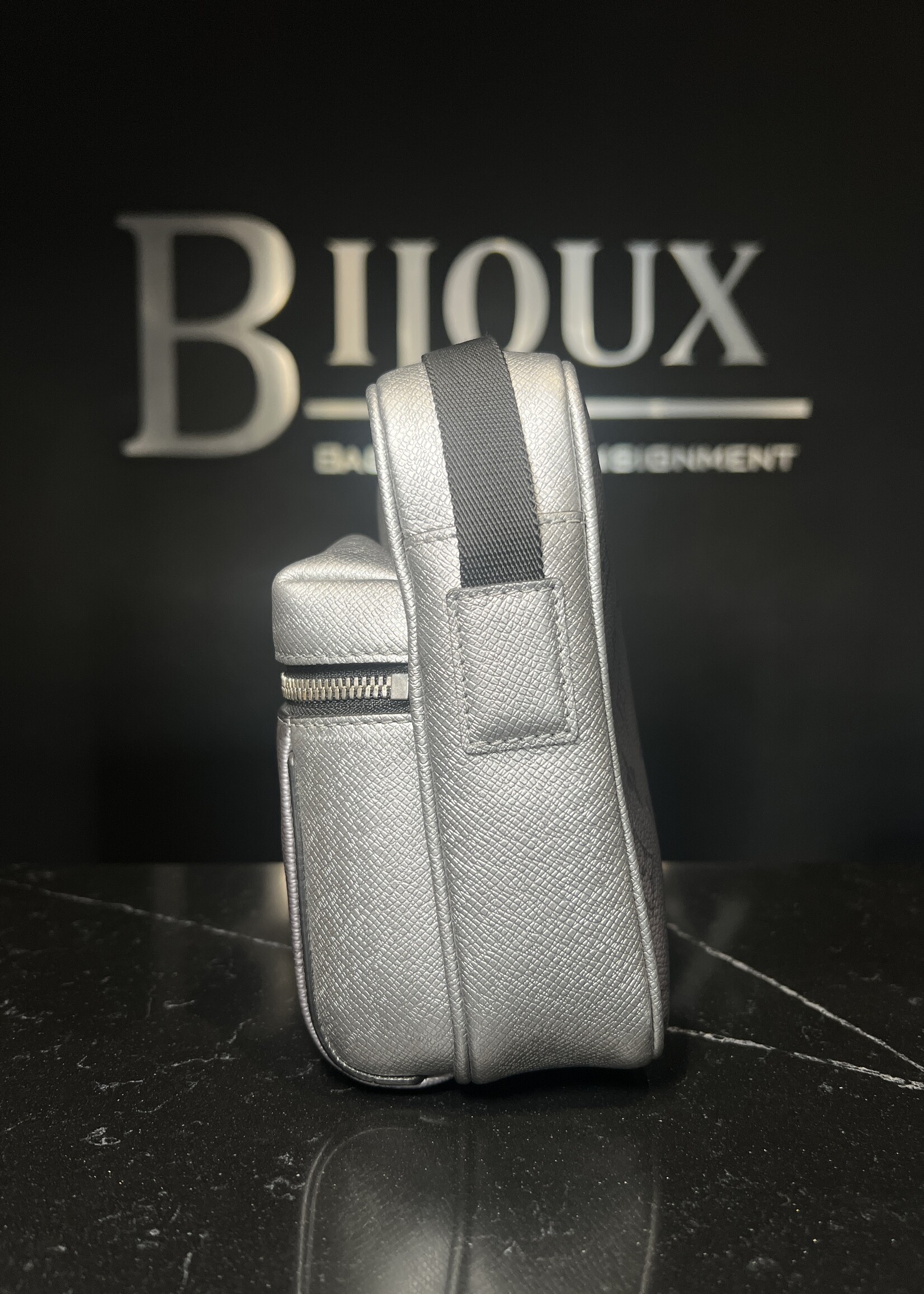 Louis Vuitton Louis Vuitton Taigarama Silver Messenger