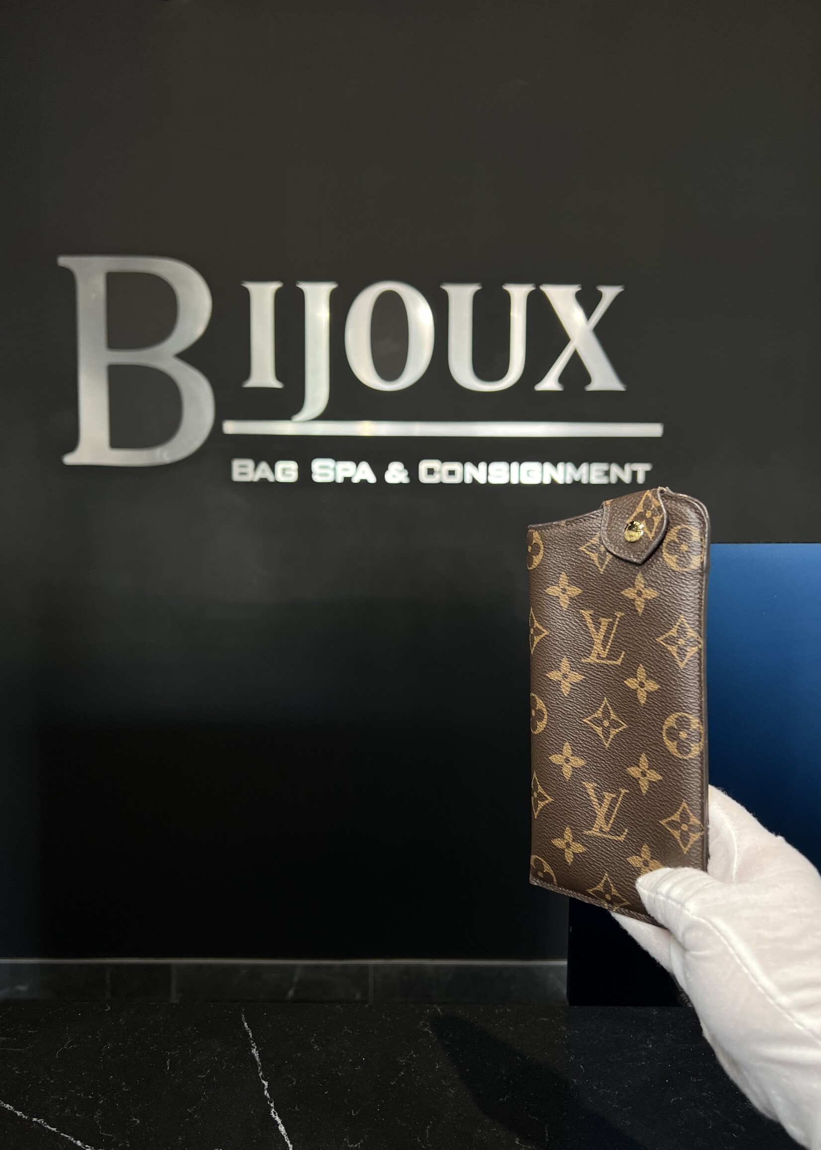 Louis Vuitton SOLD- Louis Vuitton Monogram Sunglasses Case