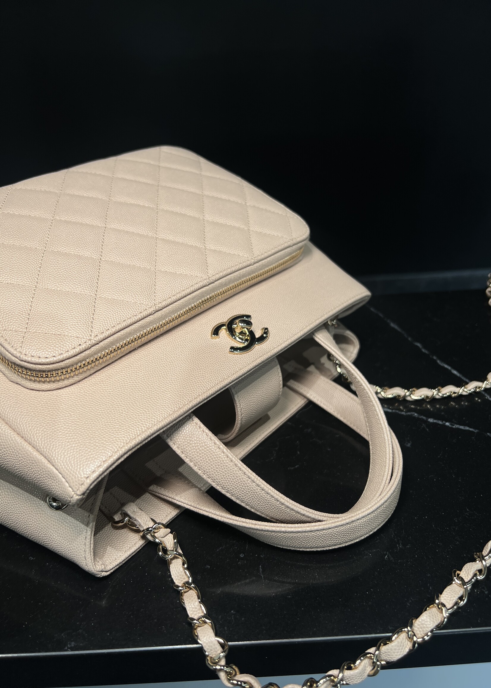 Chanel Chanel Caviar Quilted Business Affinity Tote