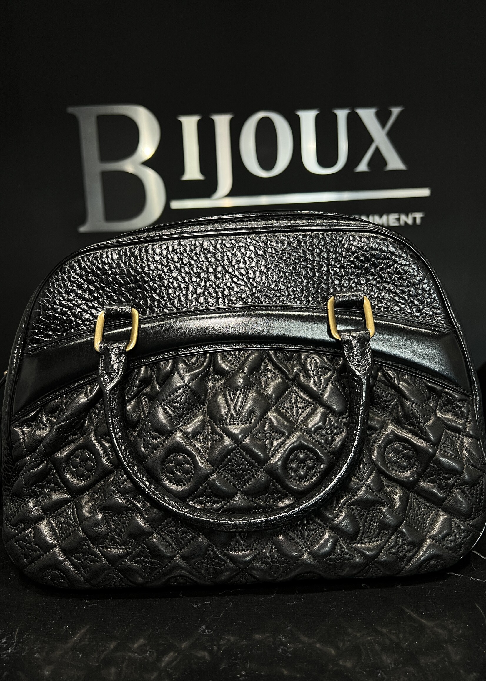 Louis Vuitton Louis Vuitton Mizi Vienna