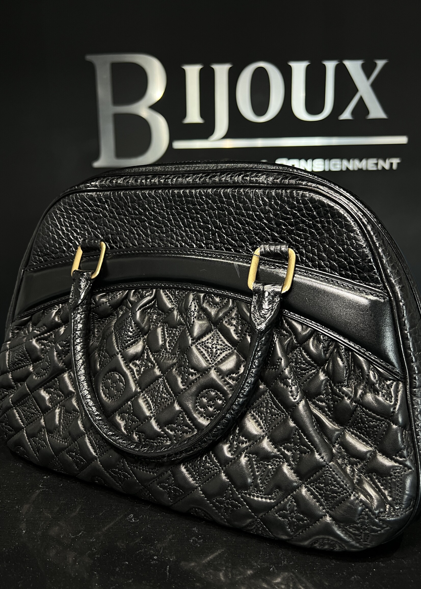 Louis Vuitton Louis Vuitton Mizi Vienna