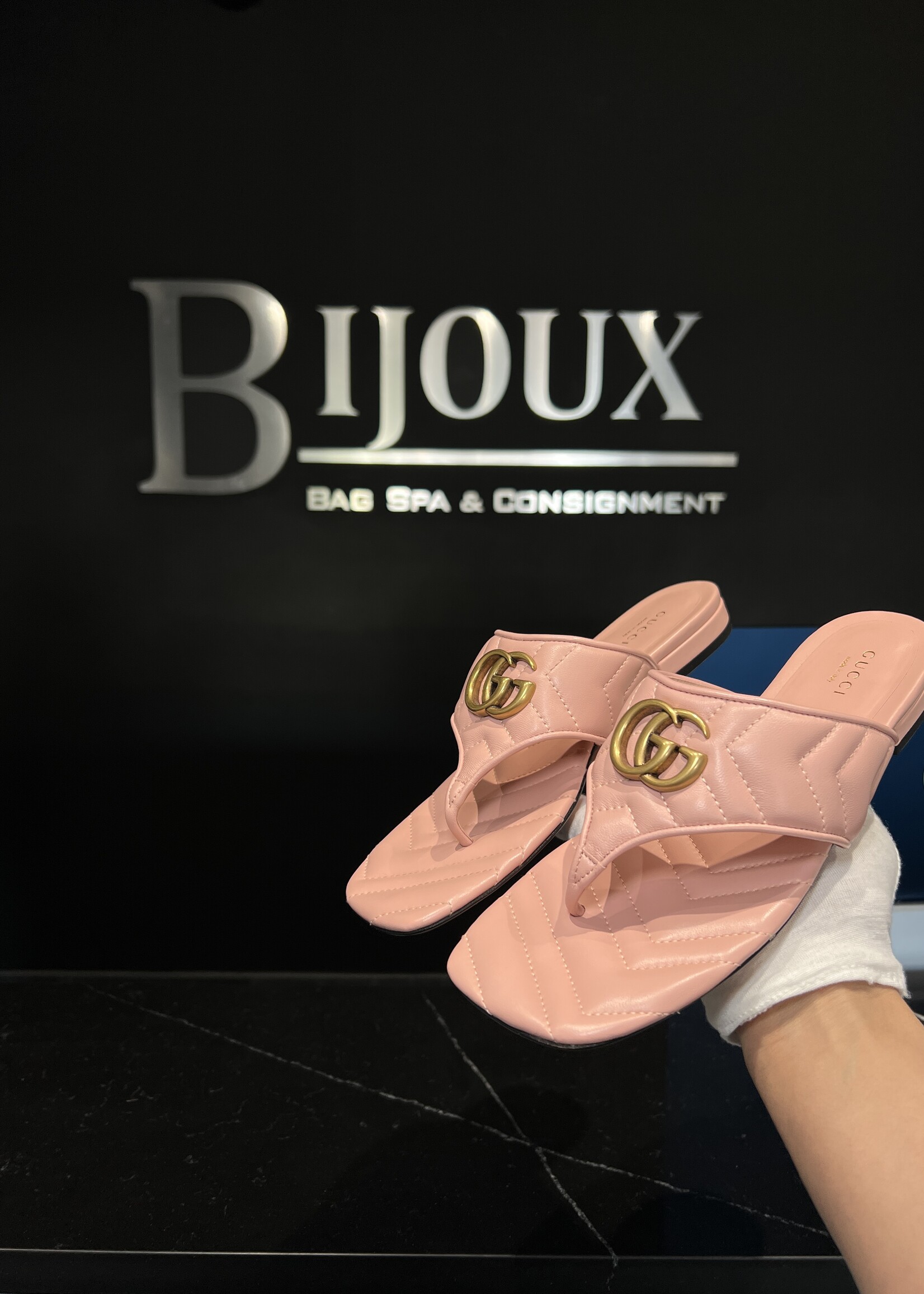 Gucci Gucci Nappa Charlotte Double G Marmont Thong  Pink Sandals - 38