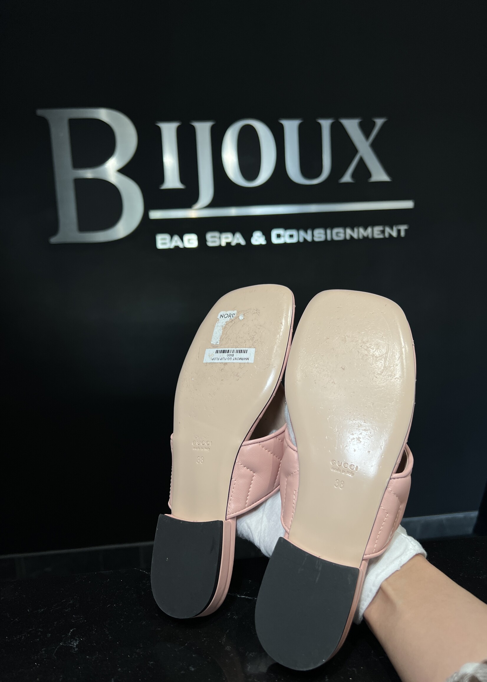 Gucci Gucci Nappa Charlotte Double G Marmont Thong  Pink Sandals - 38