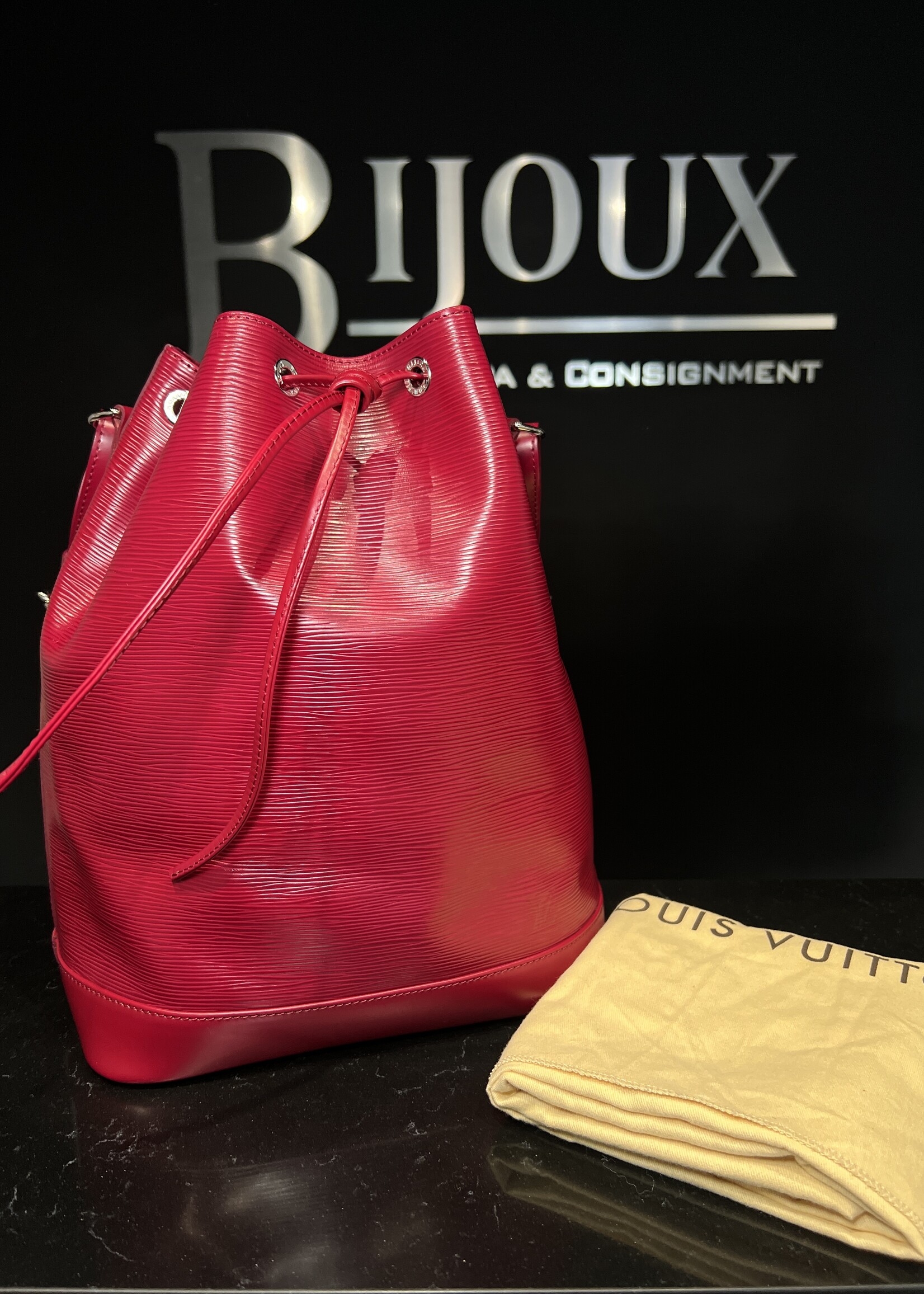 Louis Vuitton Louis Vuitton Epi Leather Noe NM