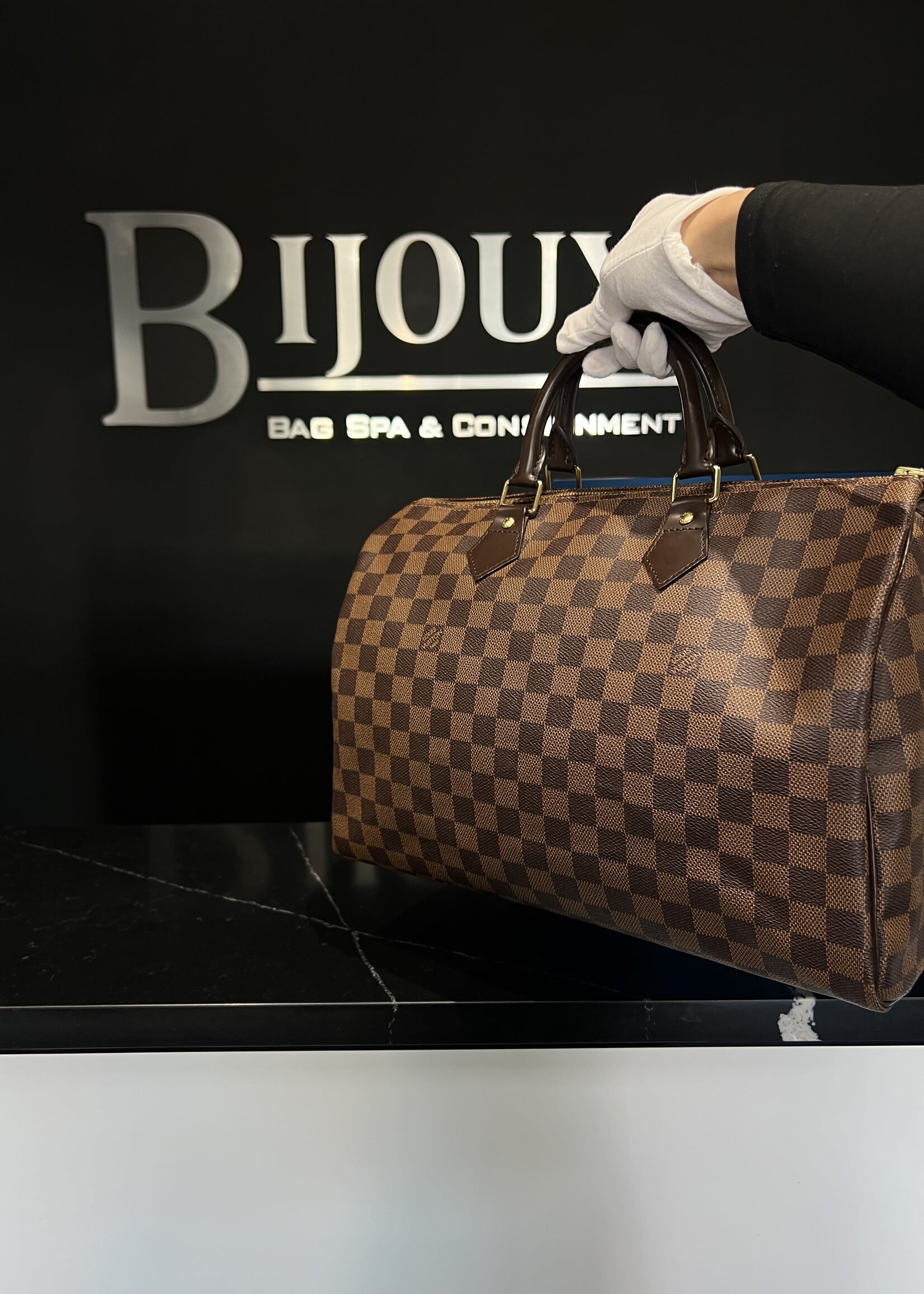 Louis Vuitton Louis Vuitton Damier Speedy 35