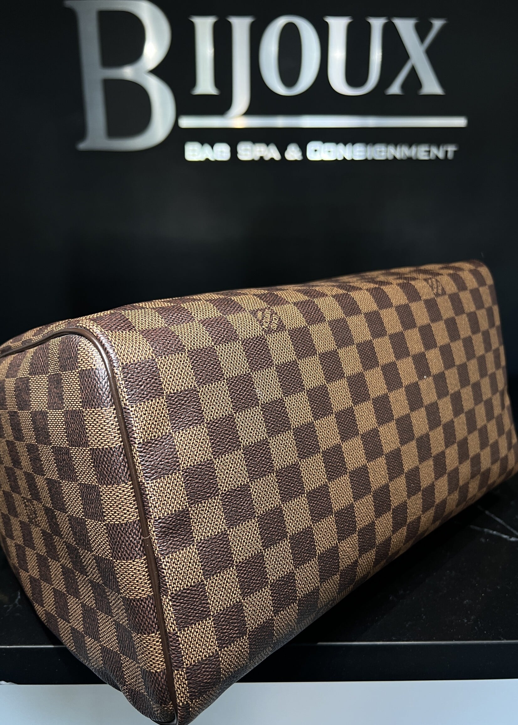 Louis Vuitton Louis Vuitton Damier Speedy 35