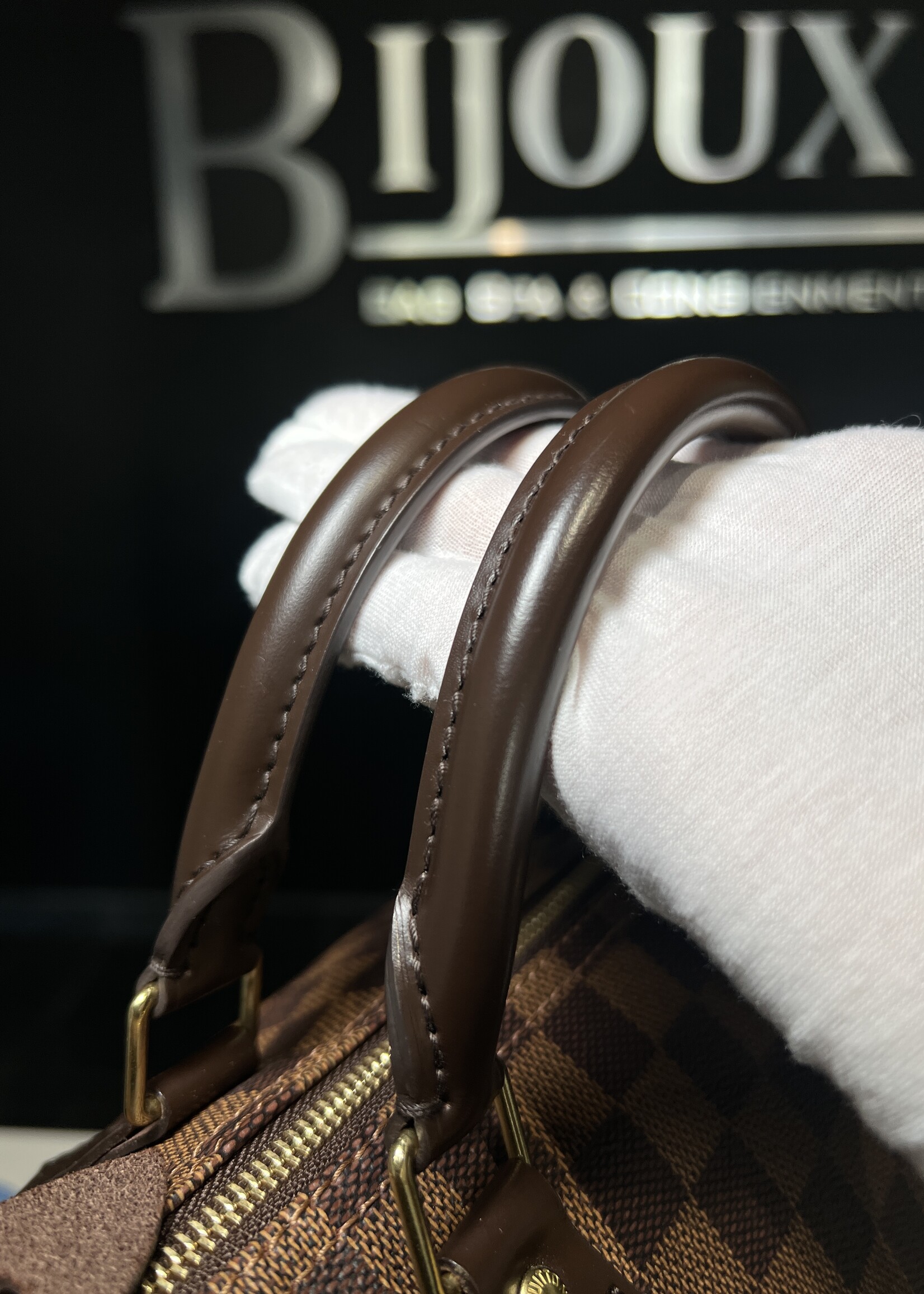 Louis Vuitton SOLD - Louis Vuitton Damier Speedy 35