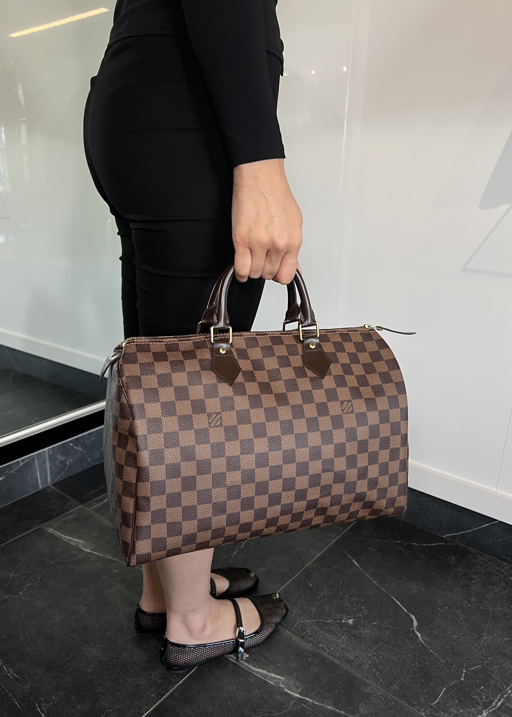 Louis Vuitton Louis Vuitton Damier Speedy 35